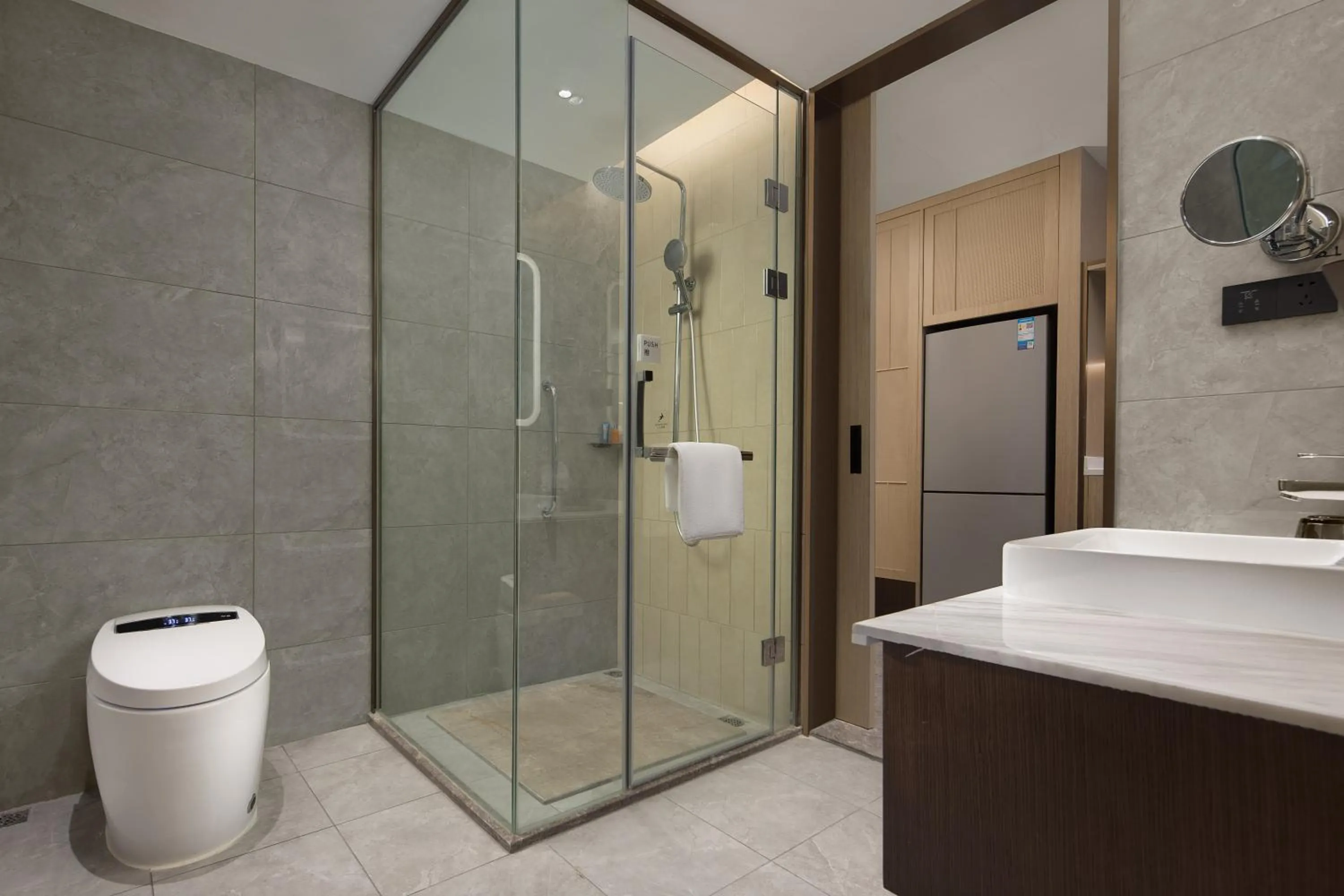 Shower in Home2 Suites By Hilton Wuhan Hankou Railway Station