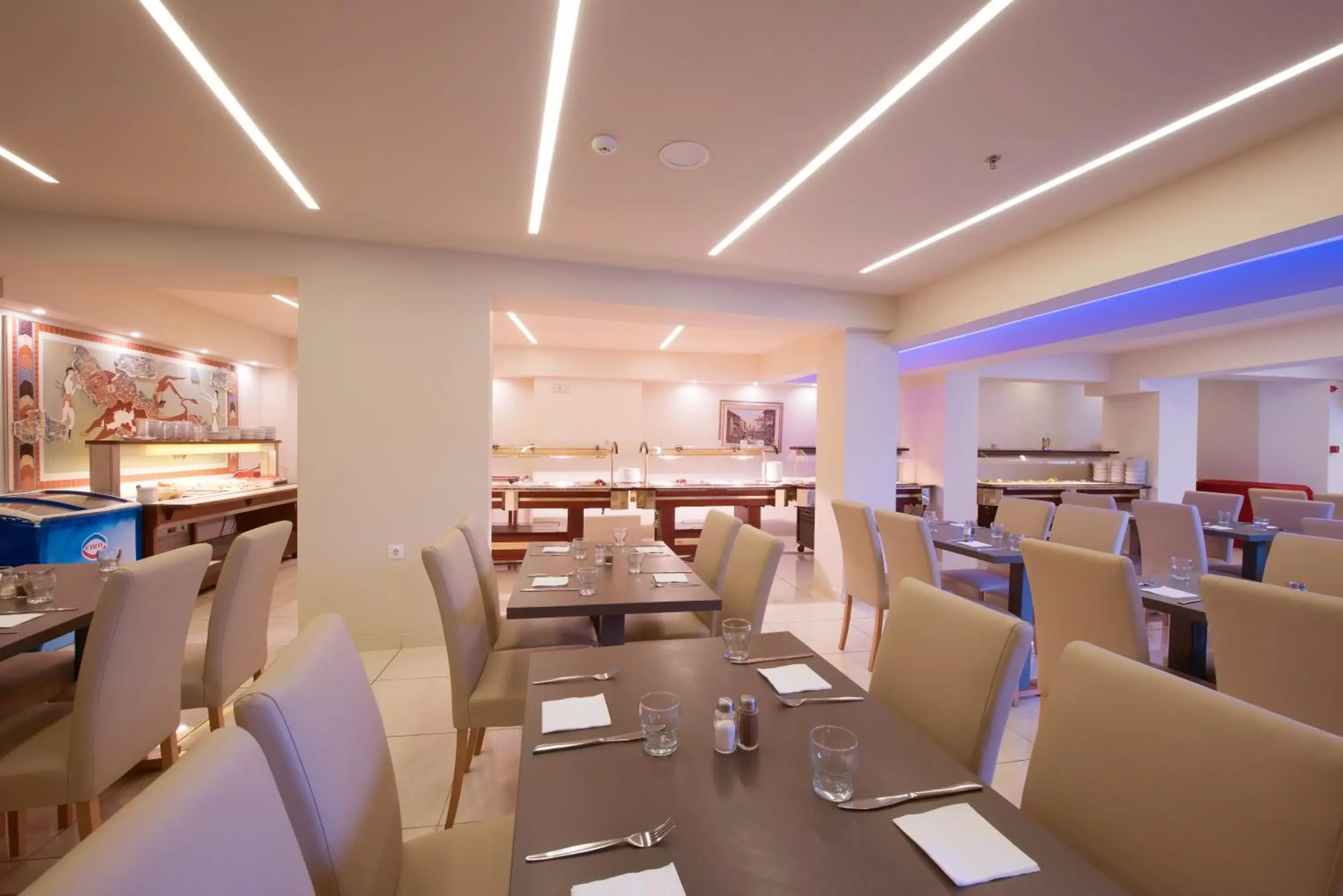 Restaurant/places to eat in Pela Maria Hotel Restaurant/places to eat in Pela Maria Hotel