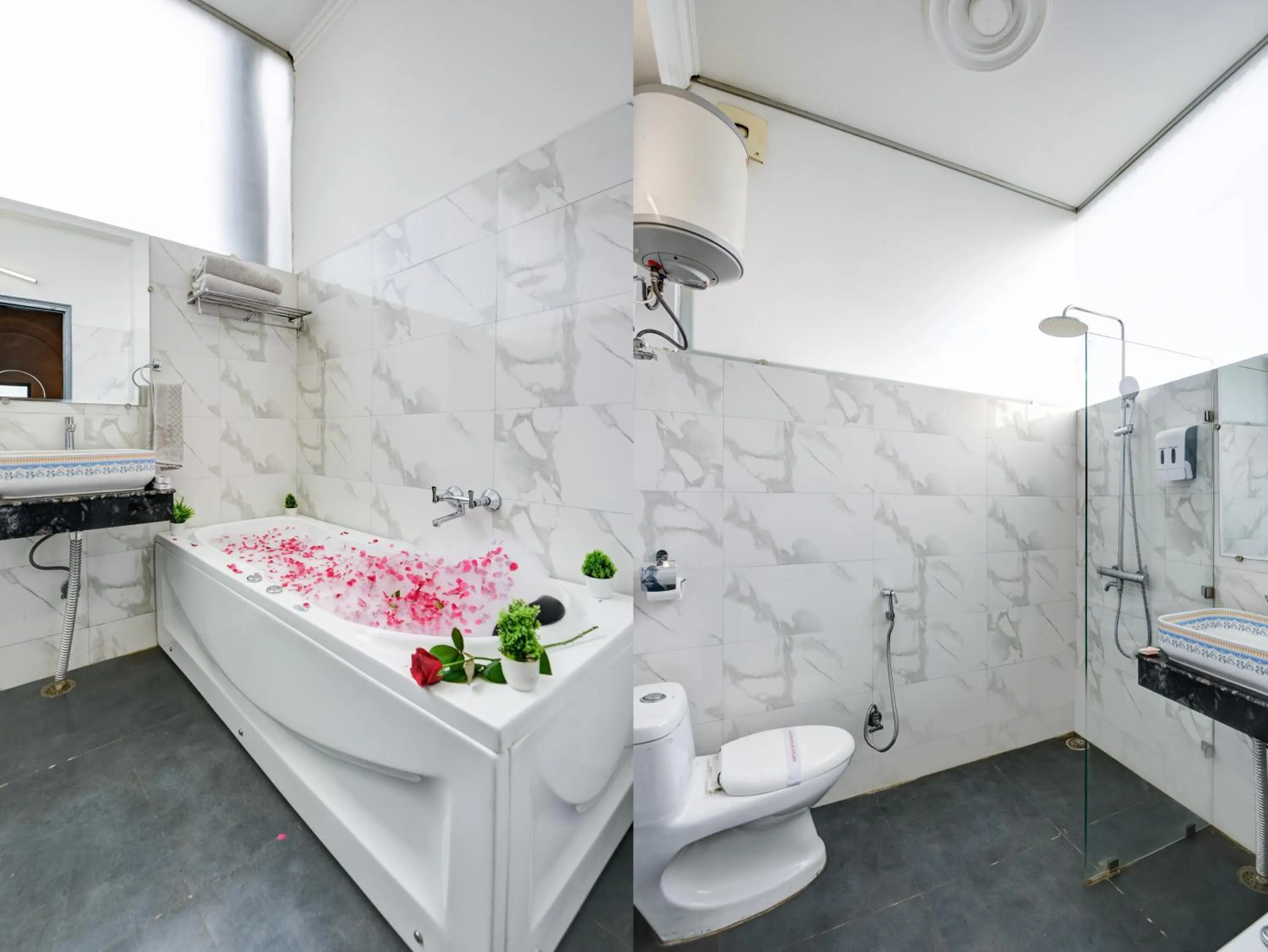 Toilet in Gallivanto Inn - Rohini