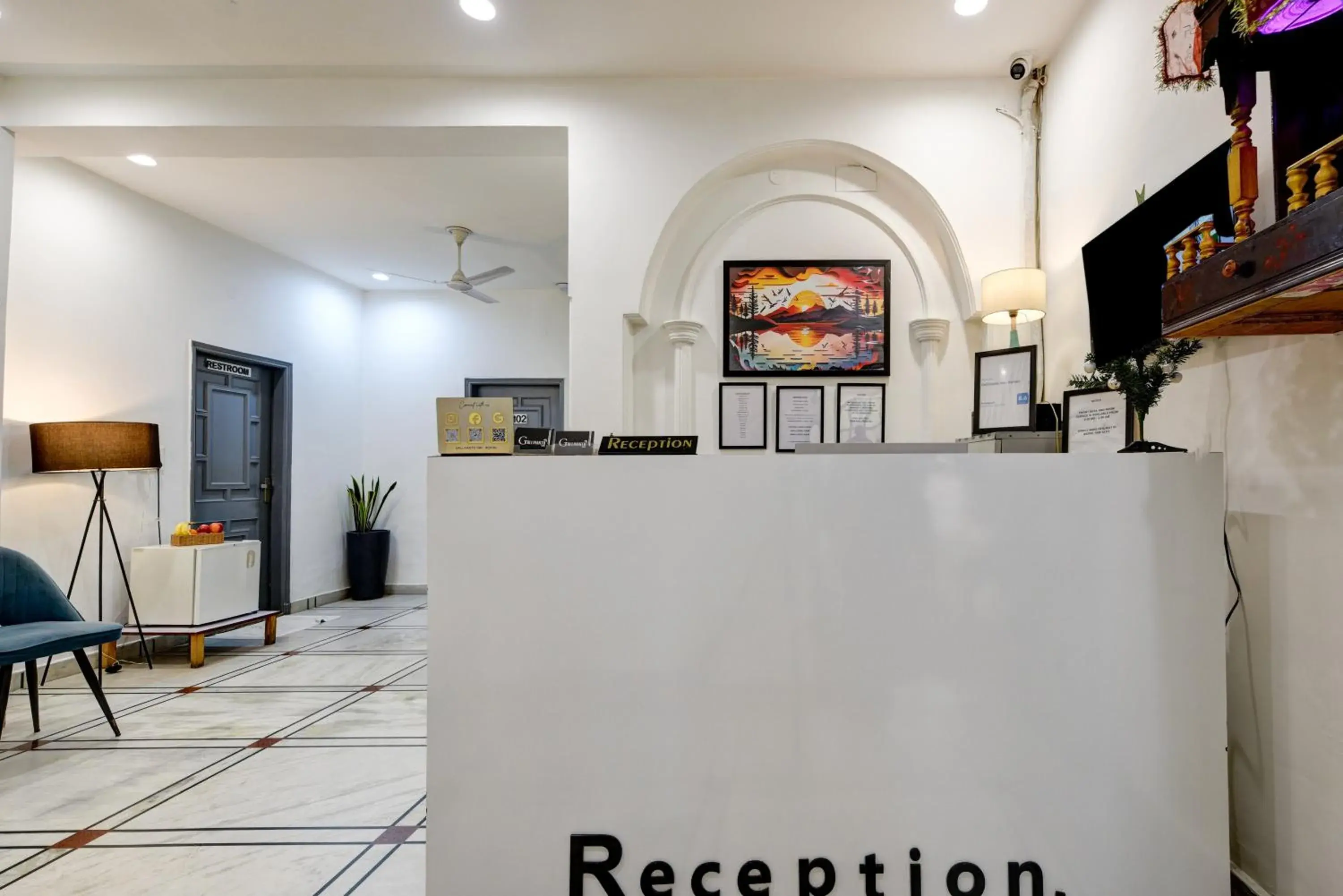Lobby or reception in Gallivanto Inn - Rohini Lobby or reception in Gallivanto Inn - Rohini