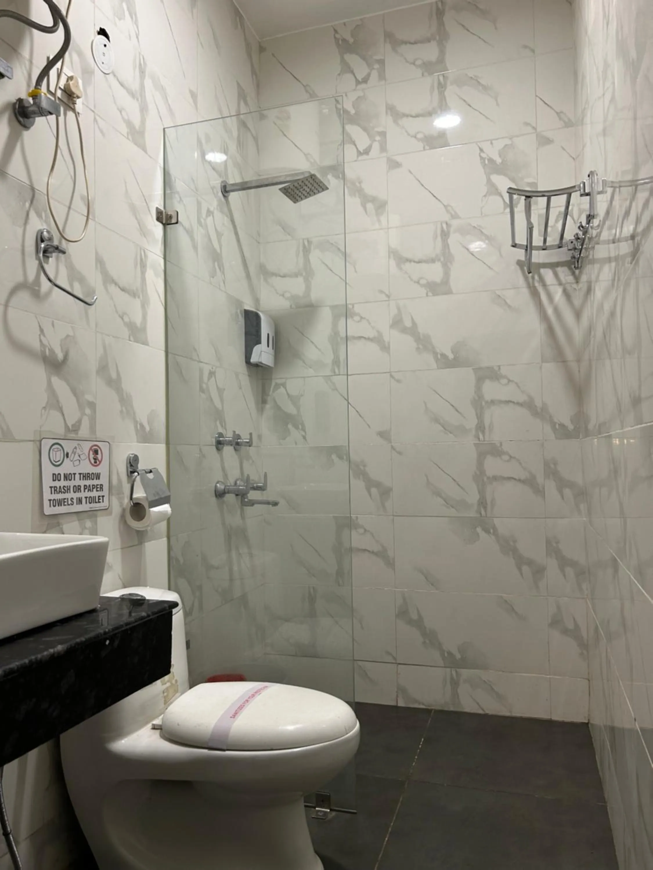 Bathroom in Gallivanto Inn - Rohini