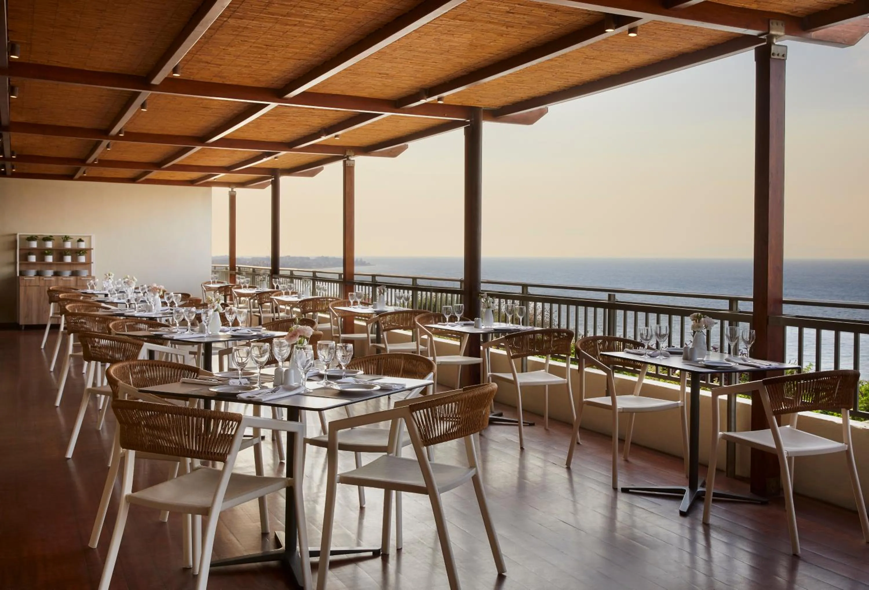 Restaurant/places to eat in Rhodes Bay Hotel & Spa