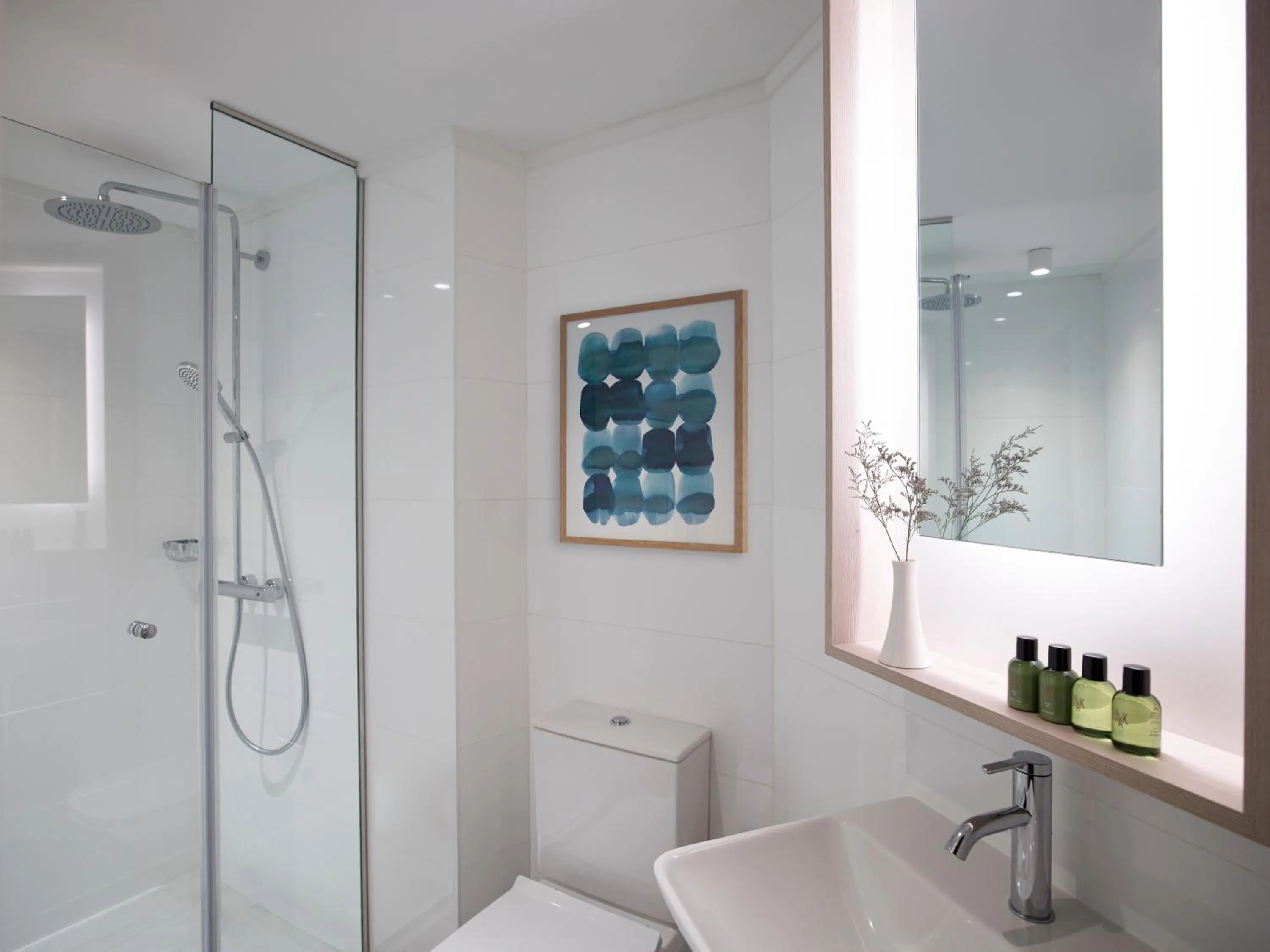 Bathroom in Rhodes Bay Hotel & Spa