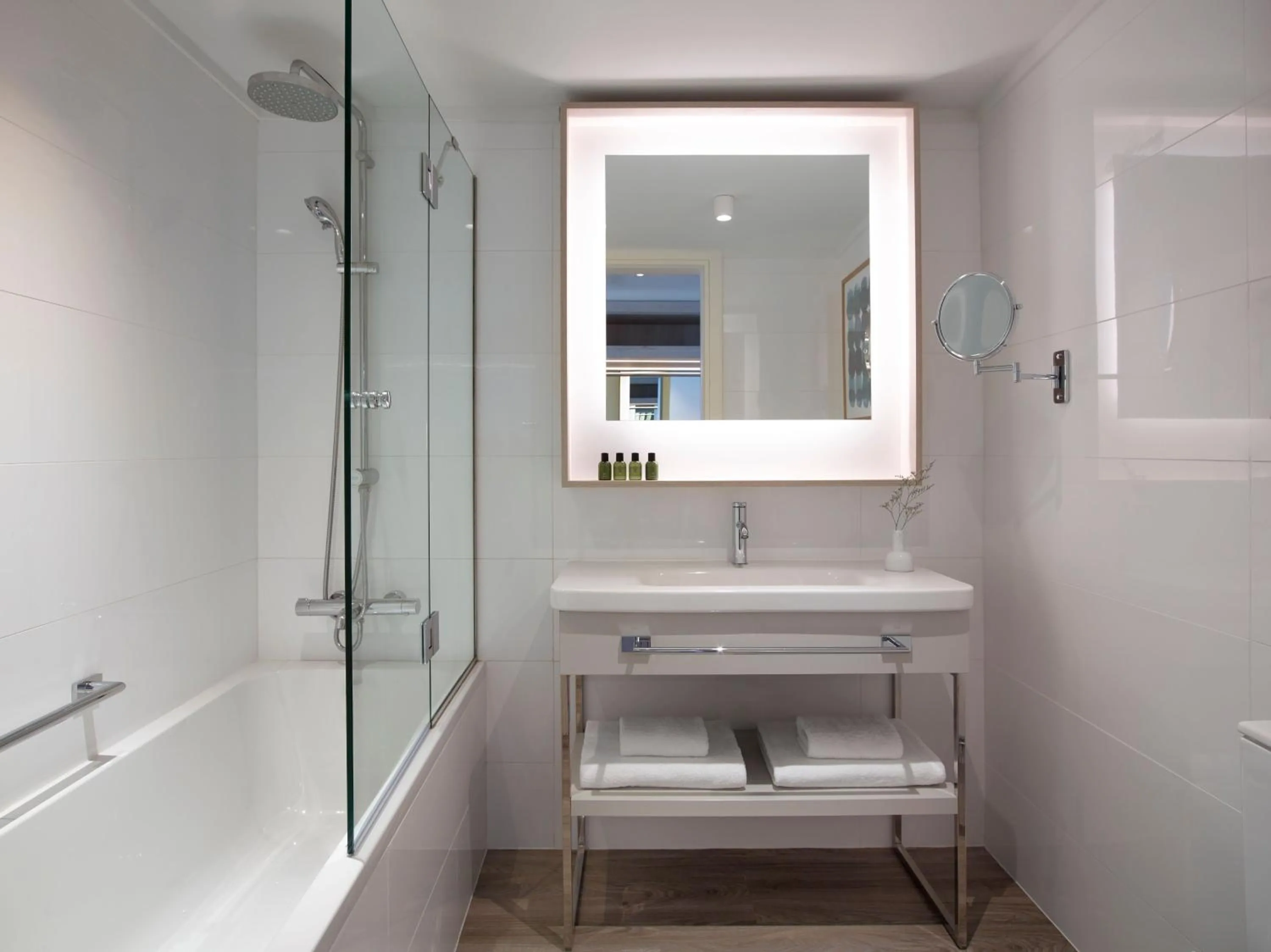 Bathroom in Rhodes Bay Hotel & Spa