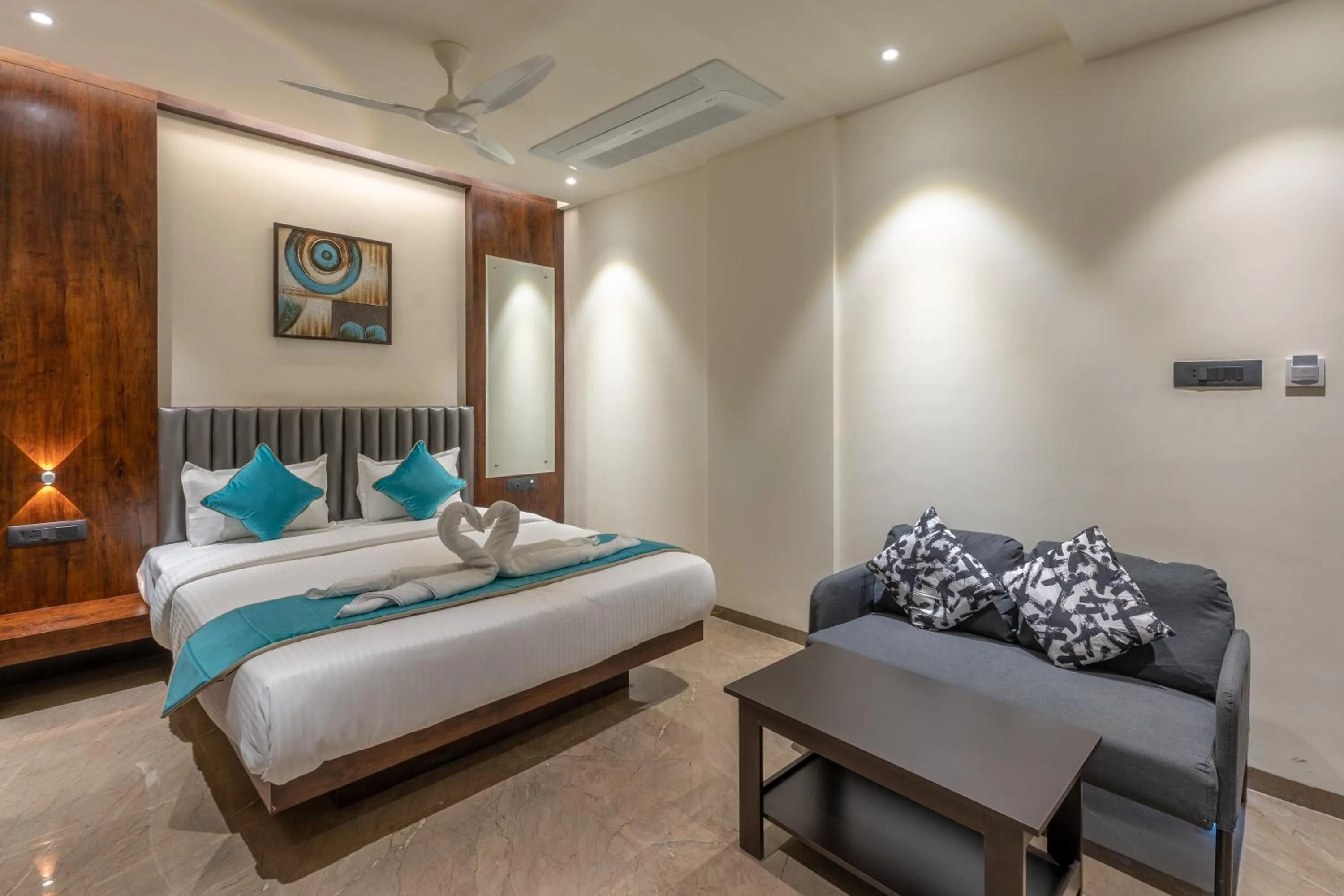 Bed in Hotel Devgiri