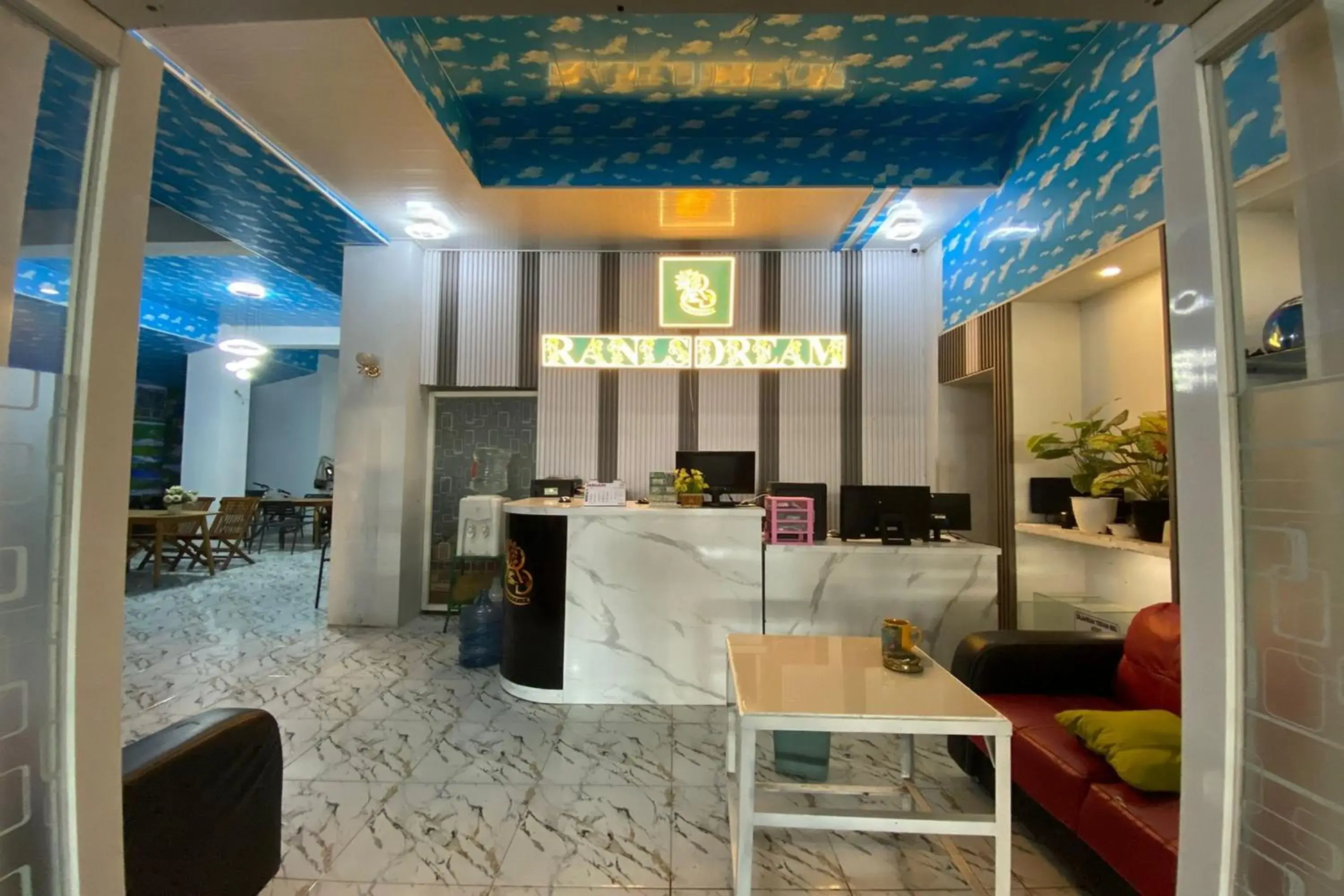 Lobby or reception in Ranls Dream Syari'ah Banda Aceh Lobby or reception in Ranls Dream Syari'ah Banda Aceh
