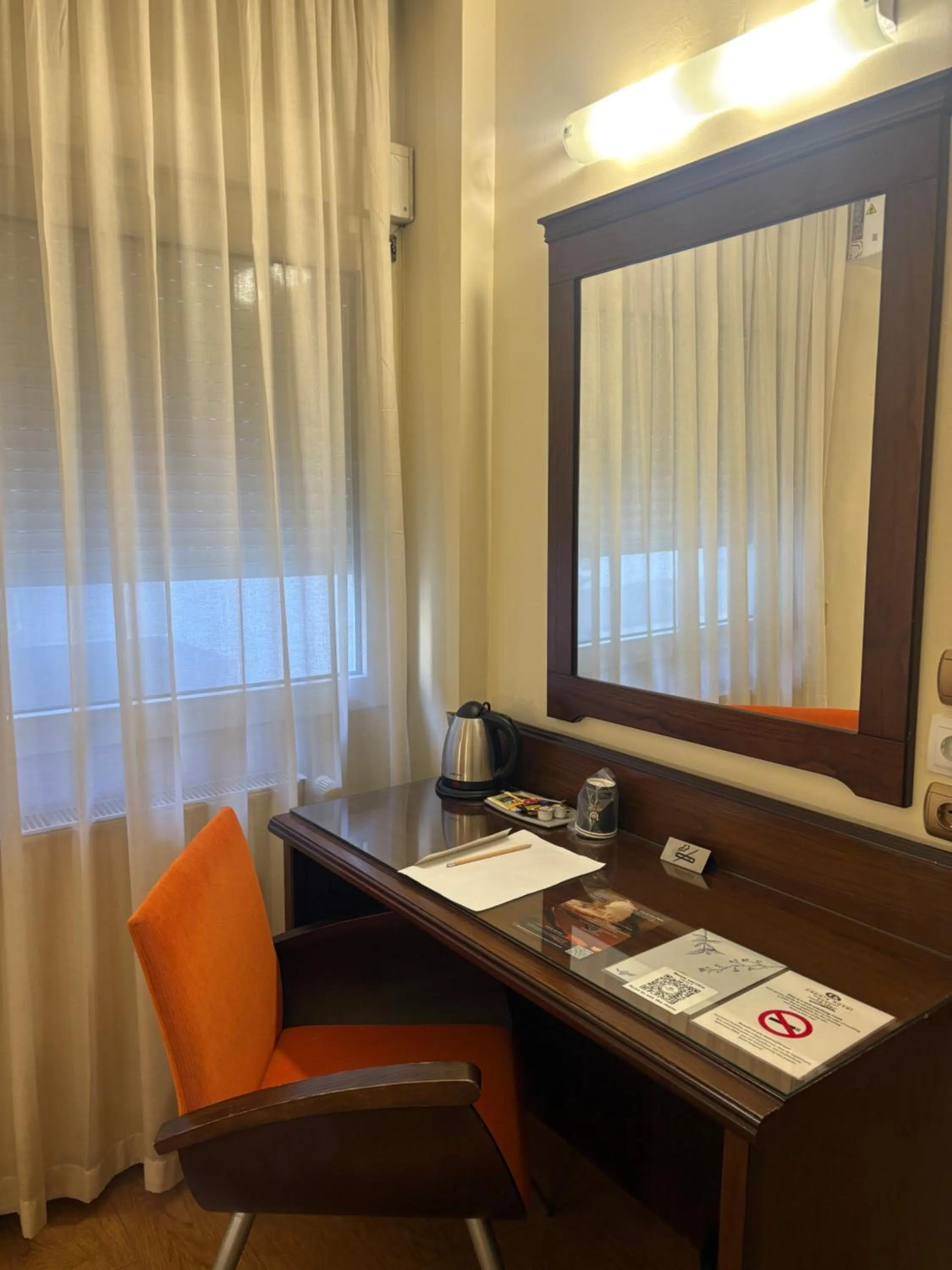 Bedroom in Capsis Hotel Thessaloniki