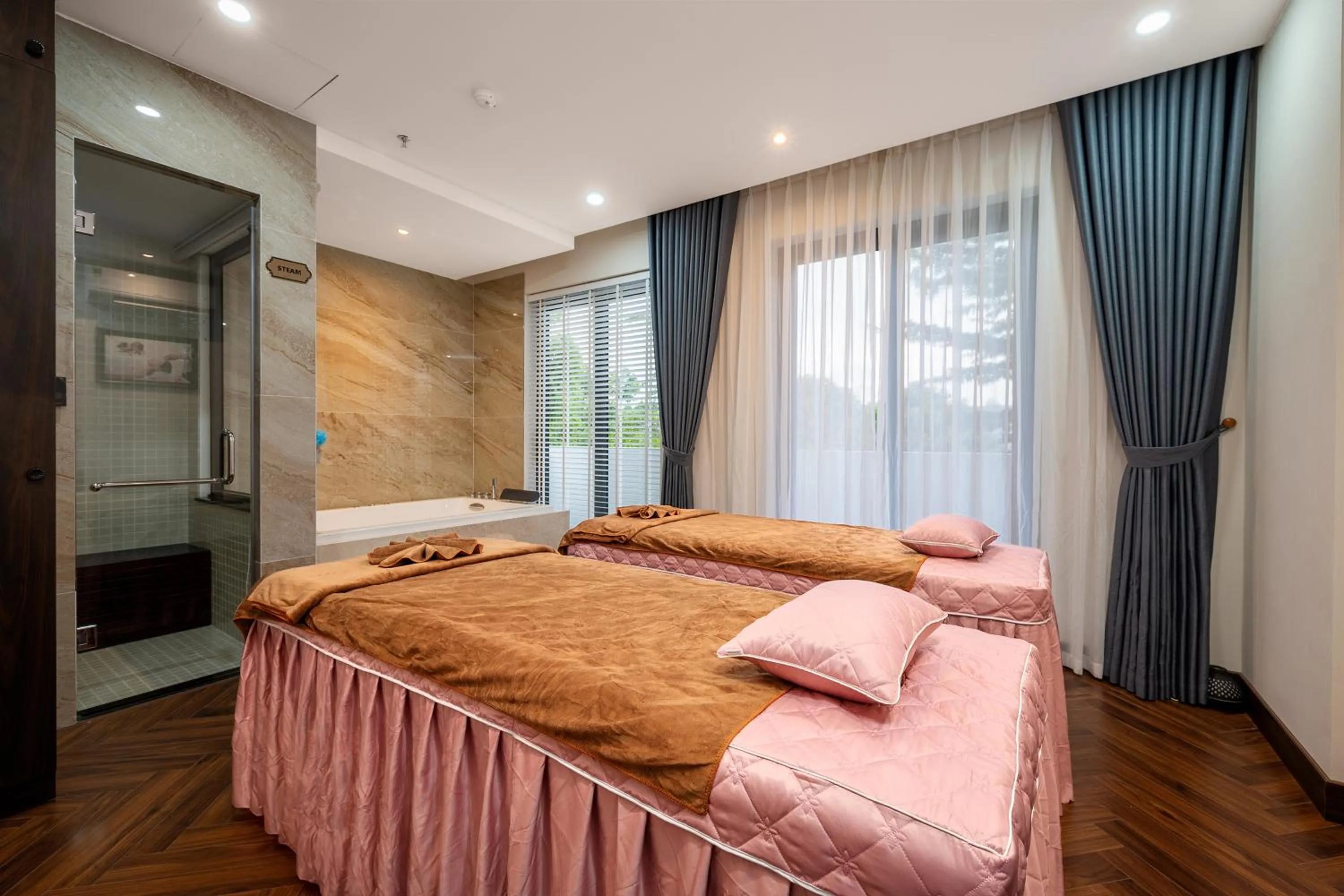 Spa and wellness centre/facilities, Bed in Florence Hotel