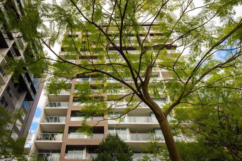 City apartment, pool & carpark