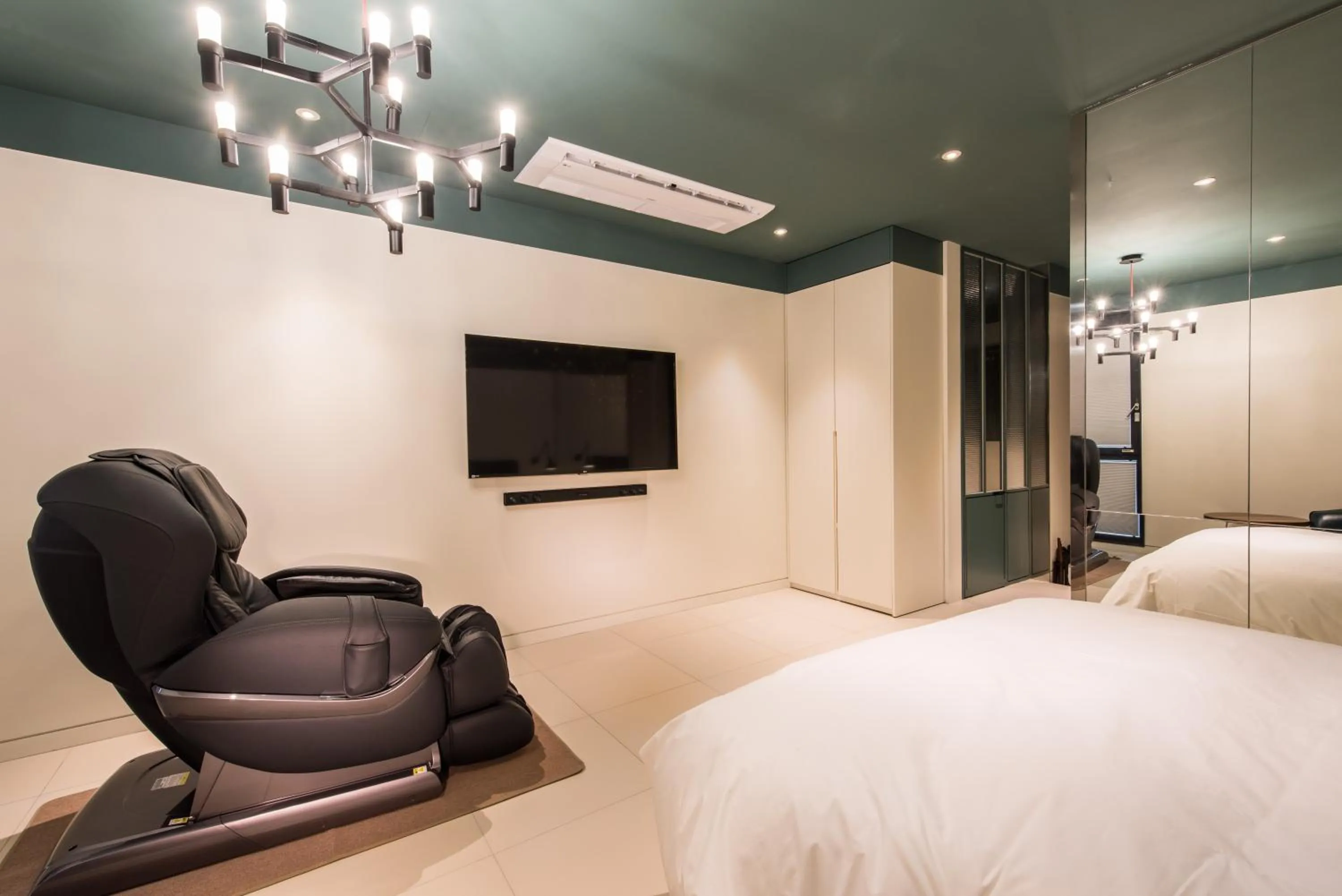 Bed in Le Stendal Hotel