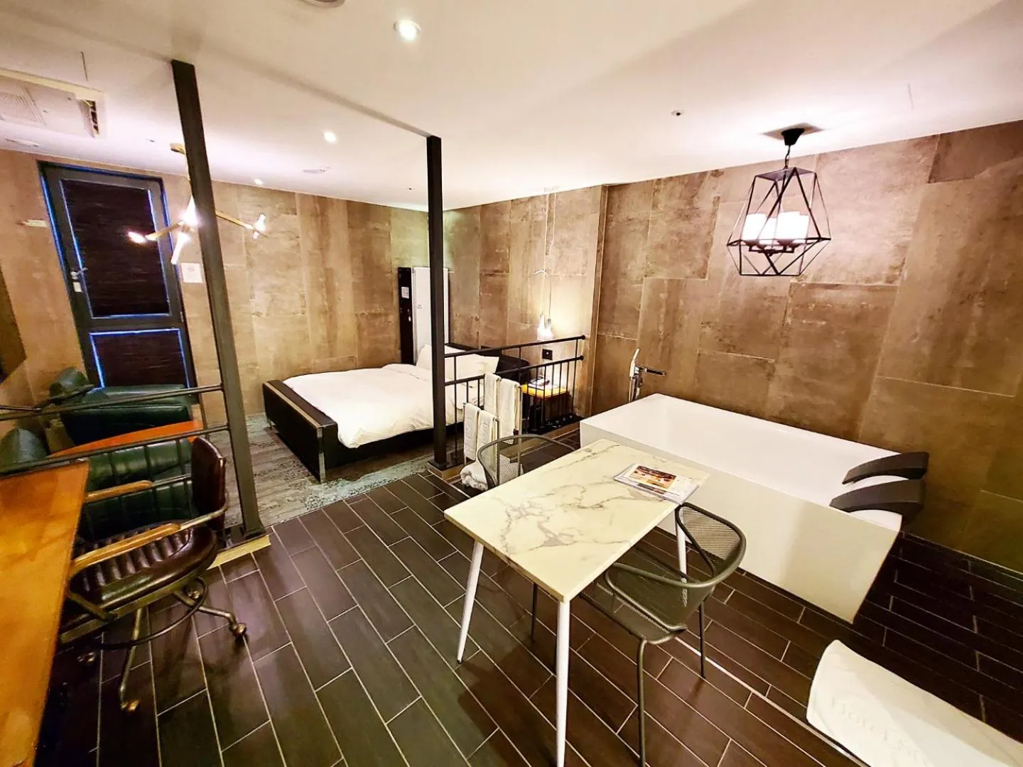 Bed in Le Stendal Hotel