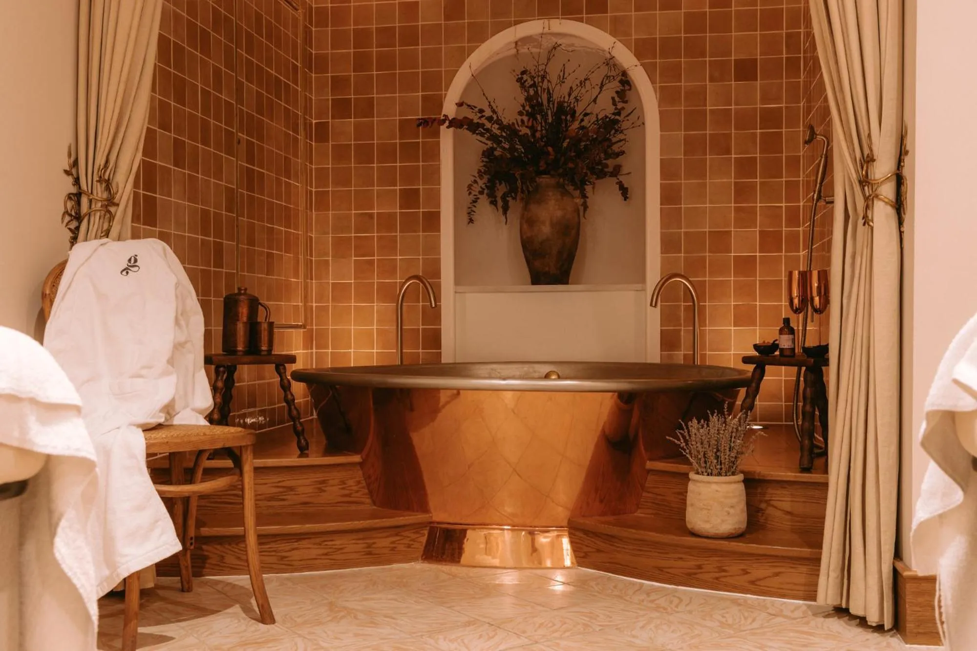 Massage in No 42 by GuestHouse, Margate