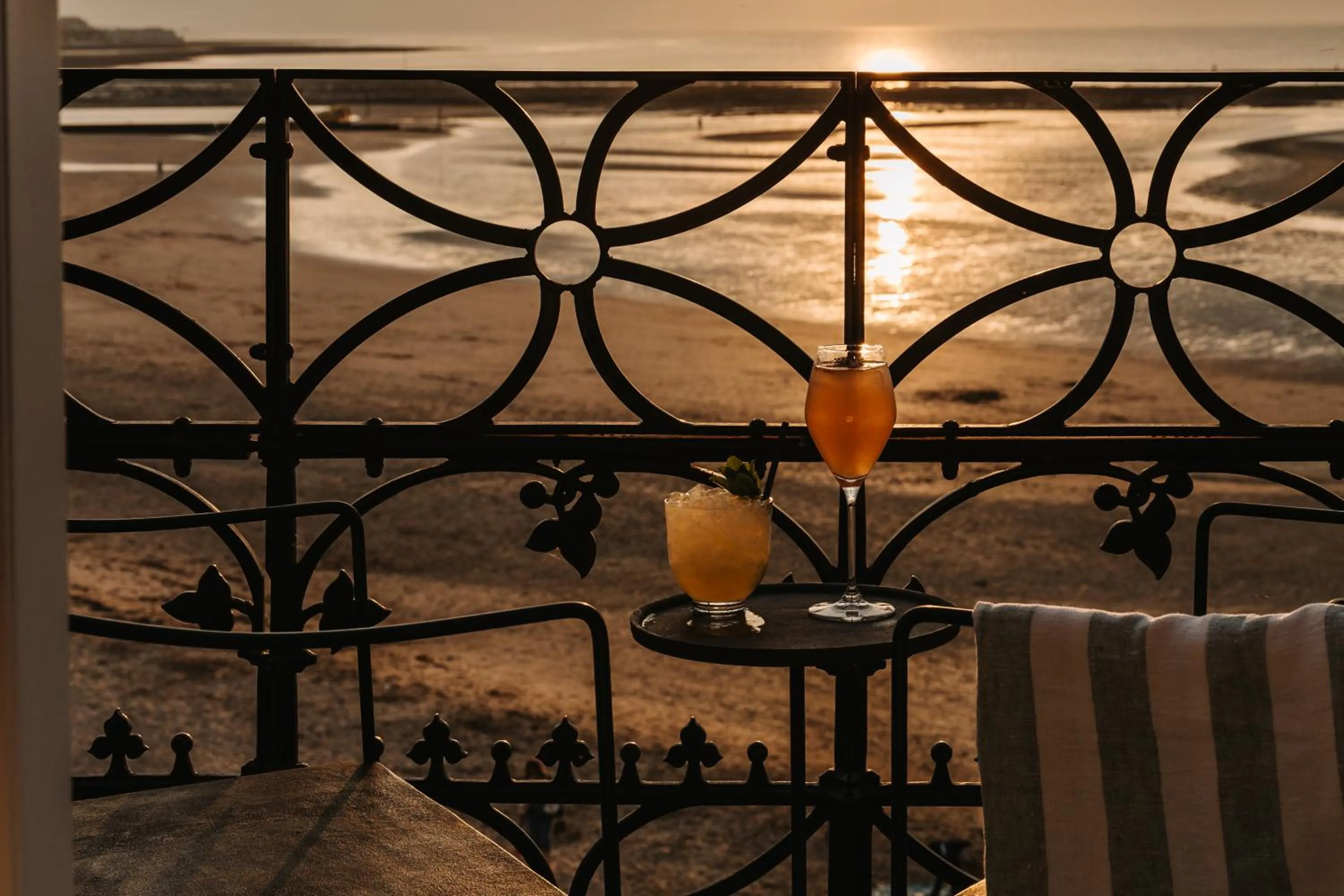 Drinks in No 42 by GuestHouse, Margate