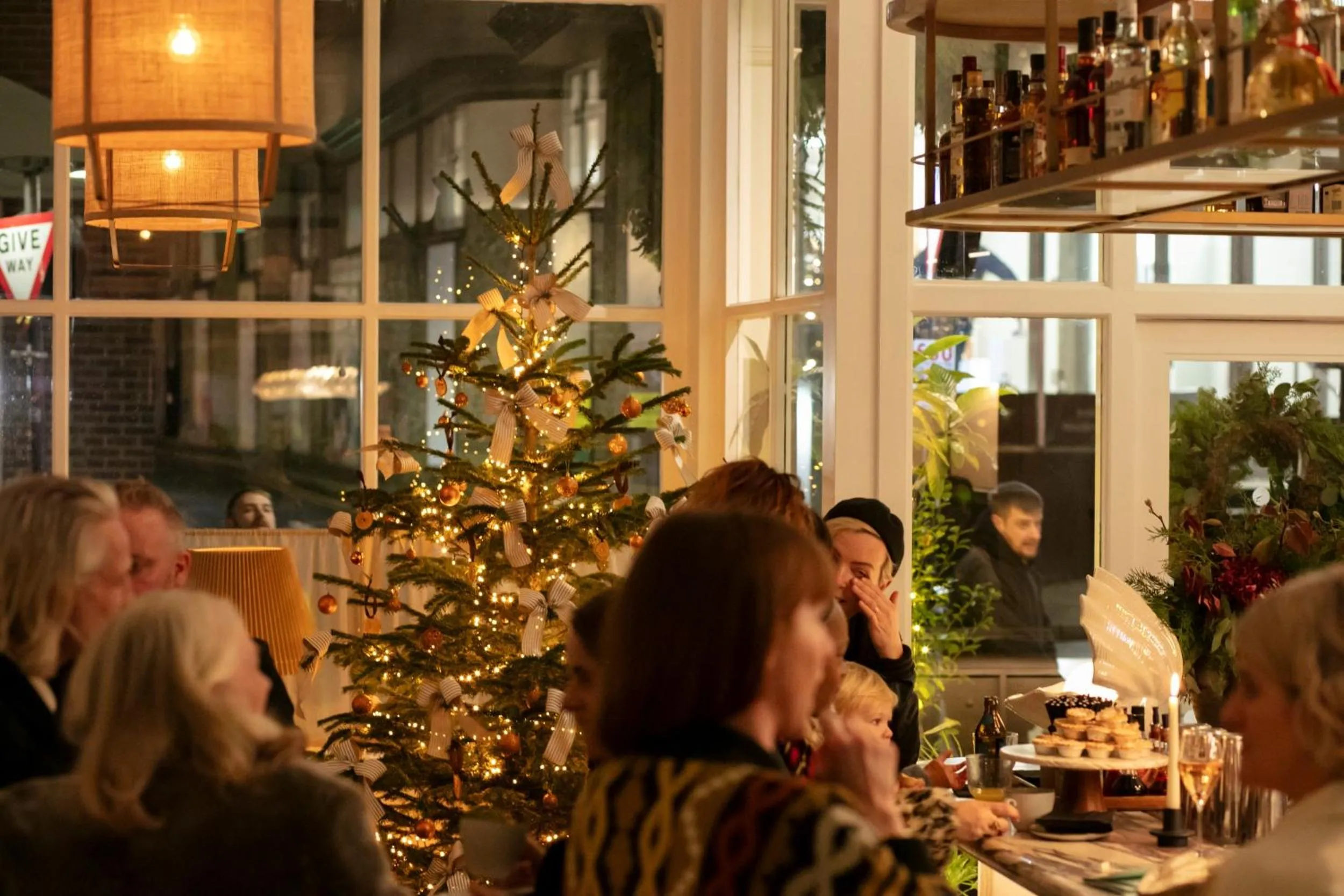 Lounge or bar in No 42 by GuestHouse, Margate