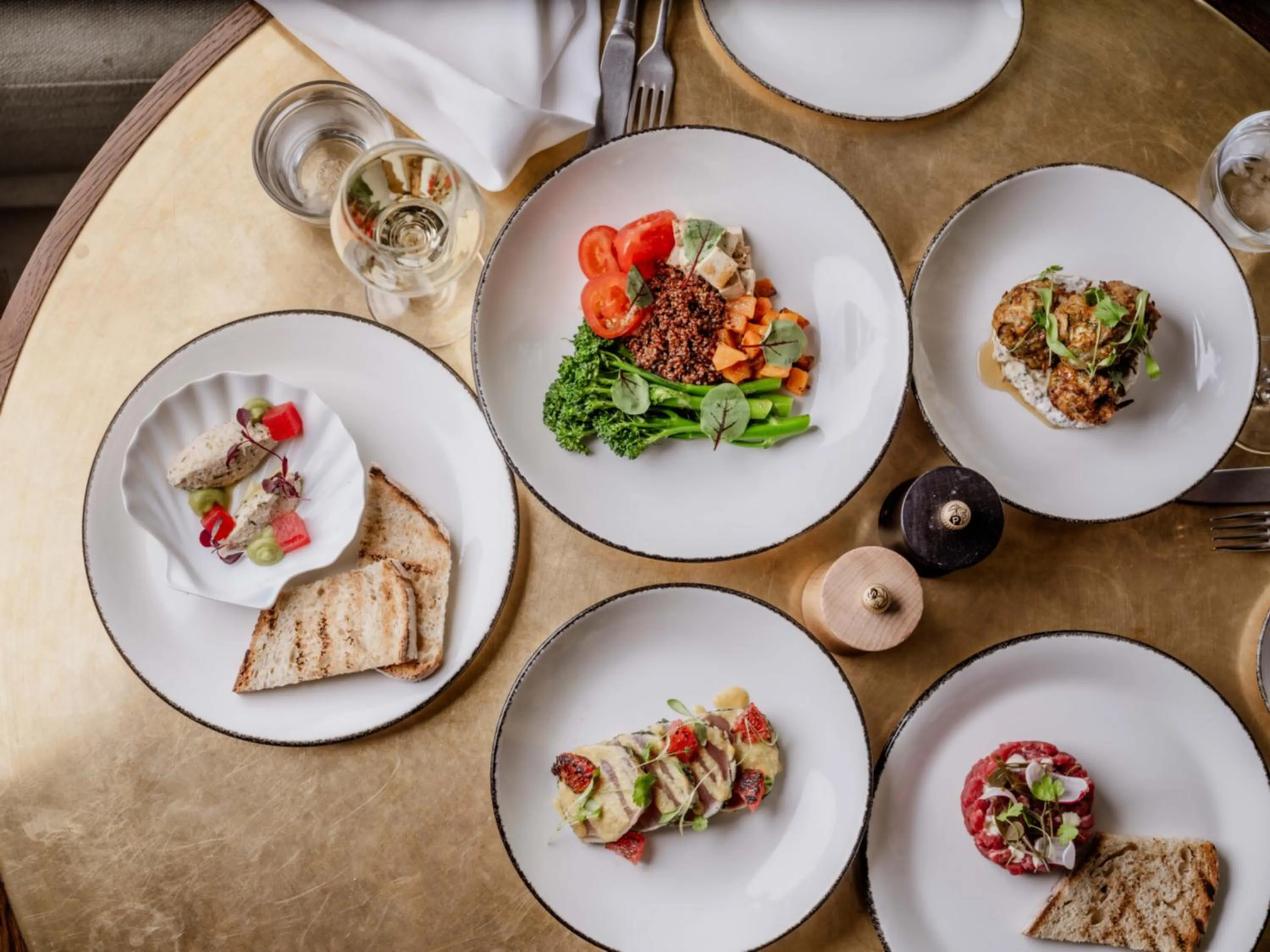 Restaurant/places to eat in No 42 by GuestHouse, Margate