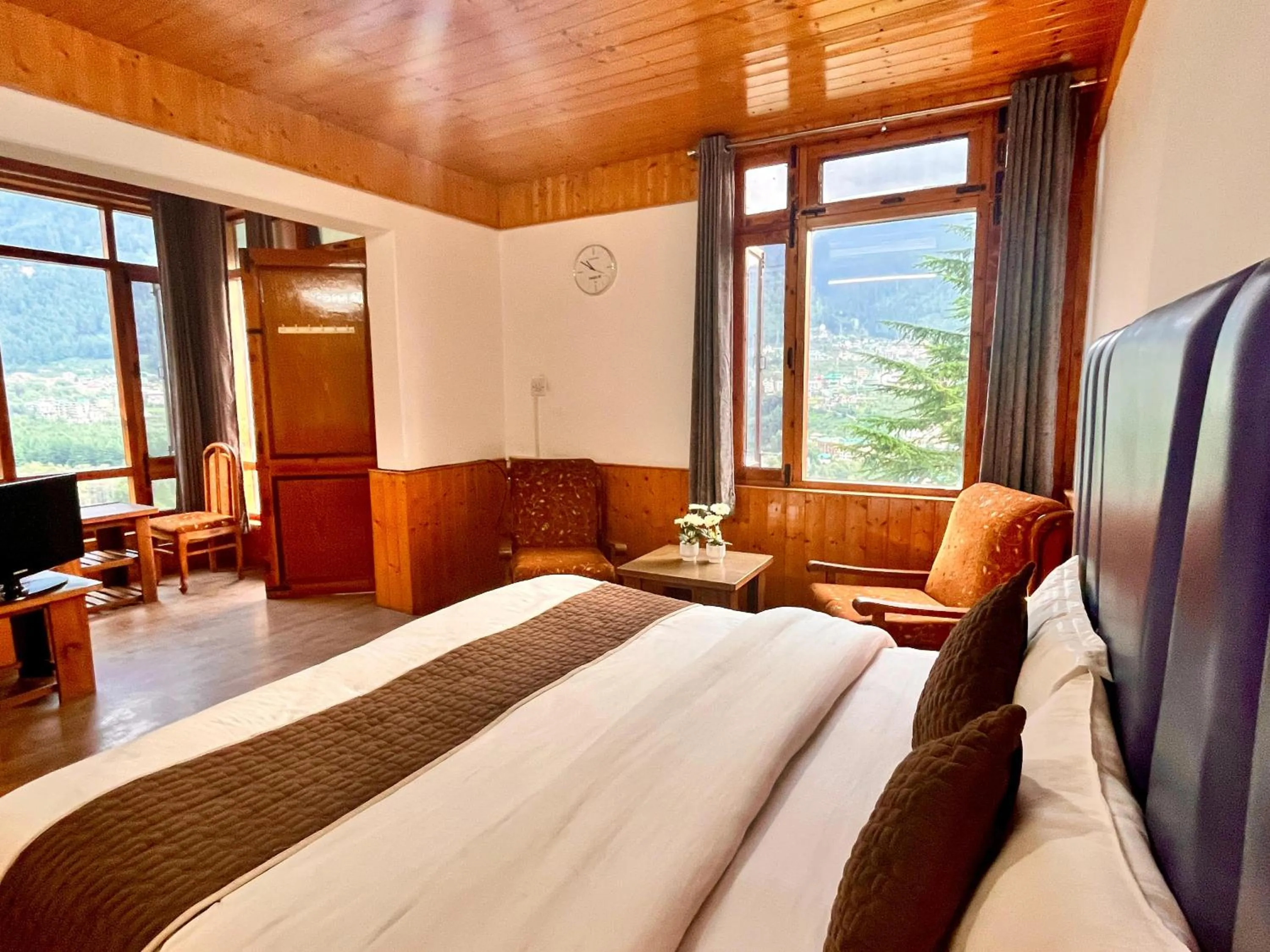 Bed in Nomad 2 Bedroom independent Luxury Cottages