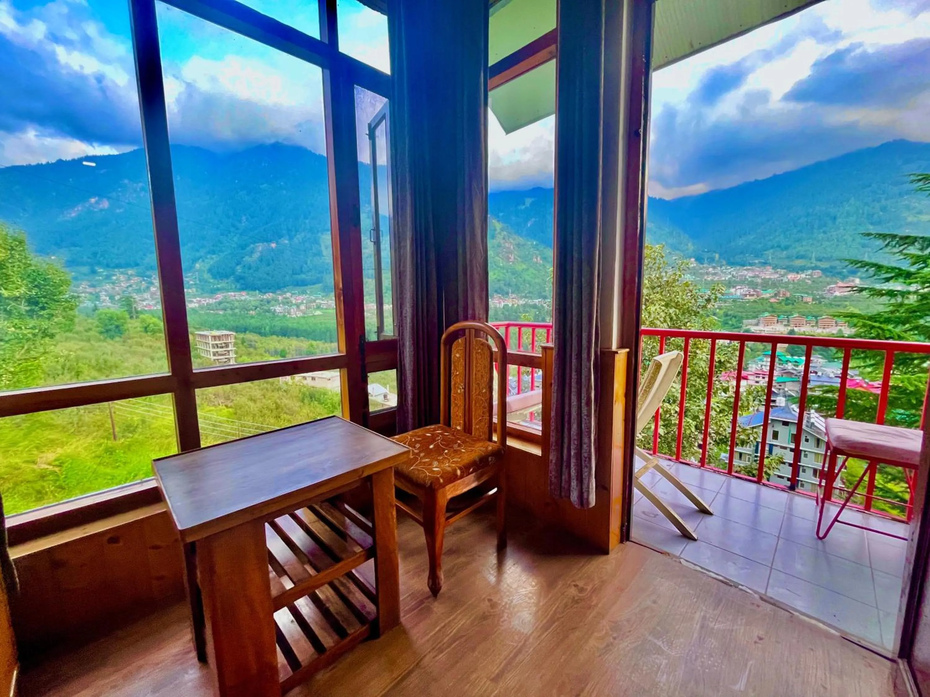 Nomad 2 Bedroom independent Luxury Cottages