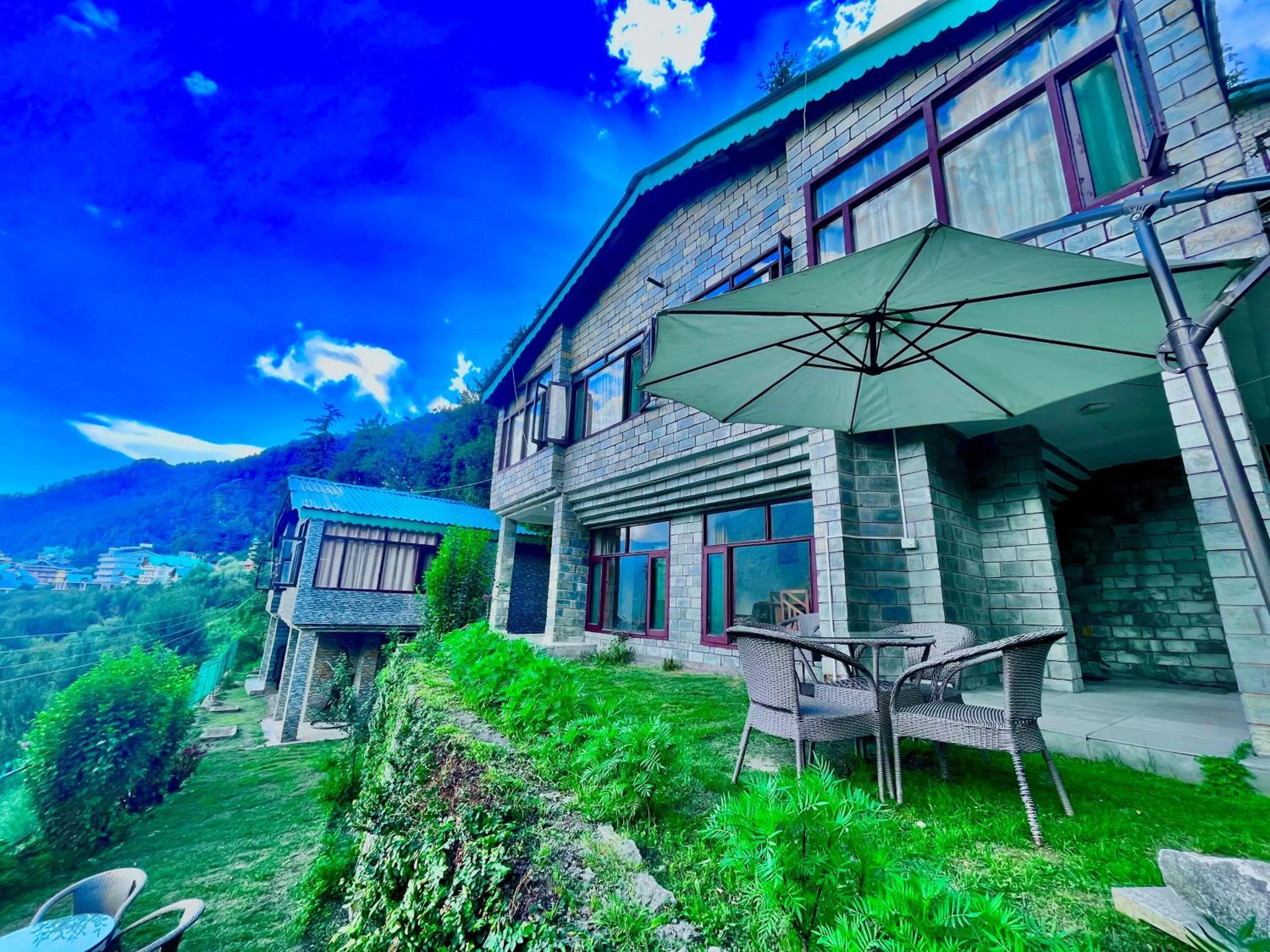 Nomad 2 Bedroom independent Luxury Cottages