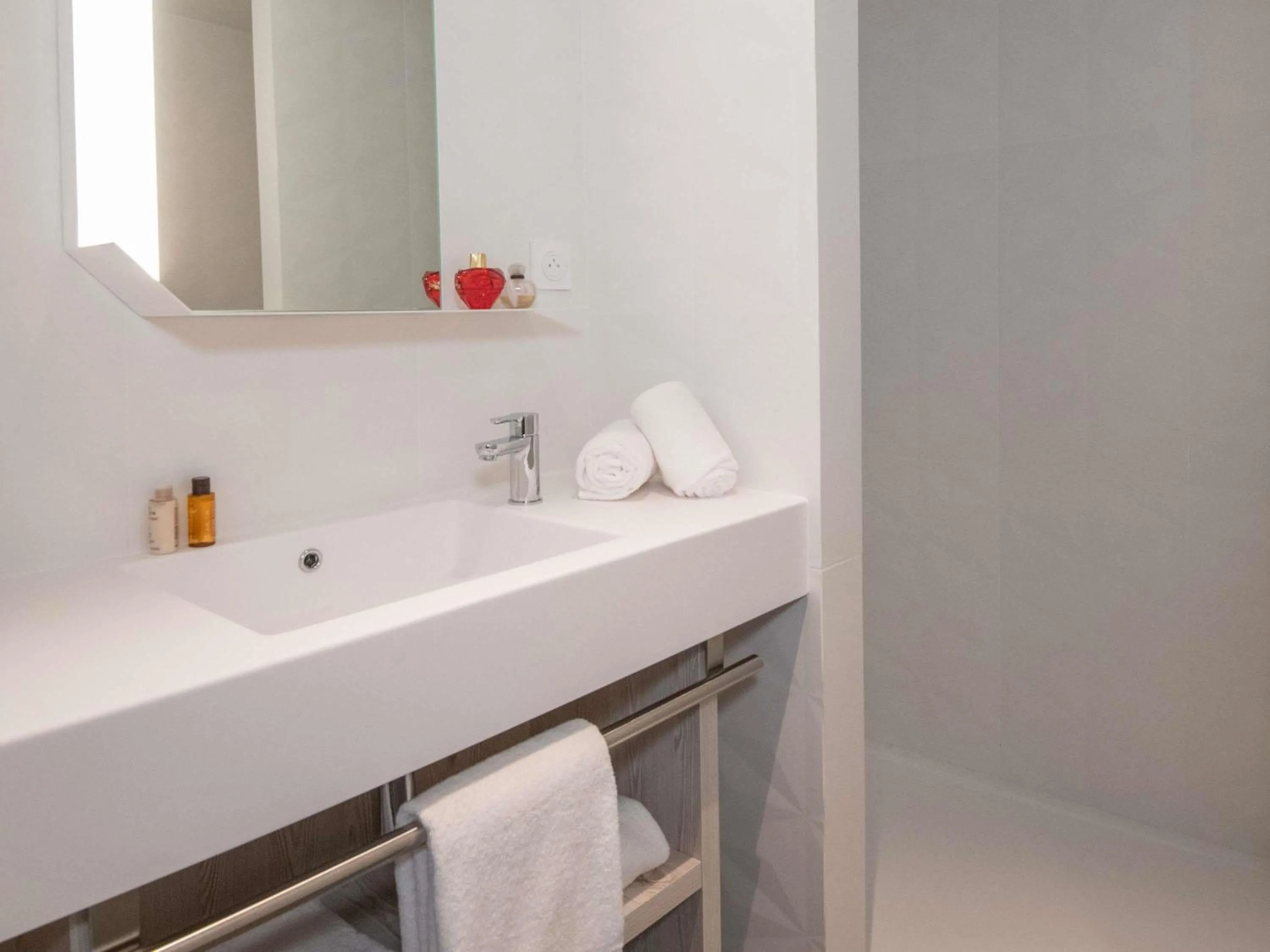 Bedroom in ibis Styles Porto Vecchio