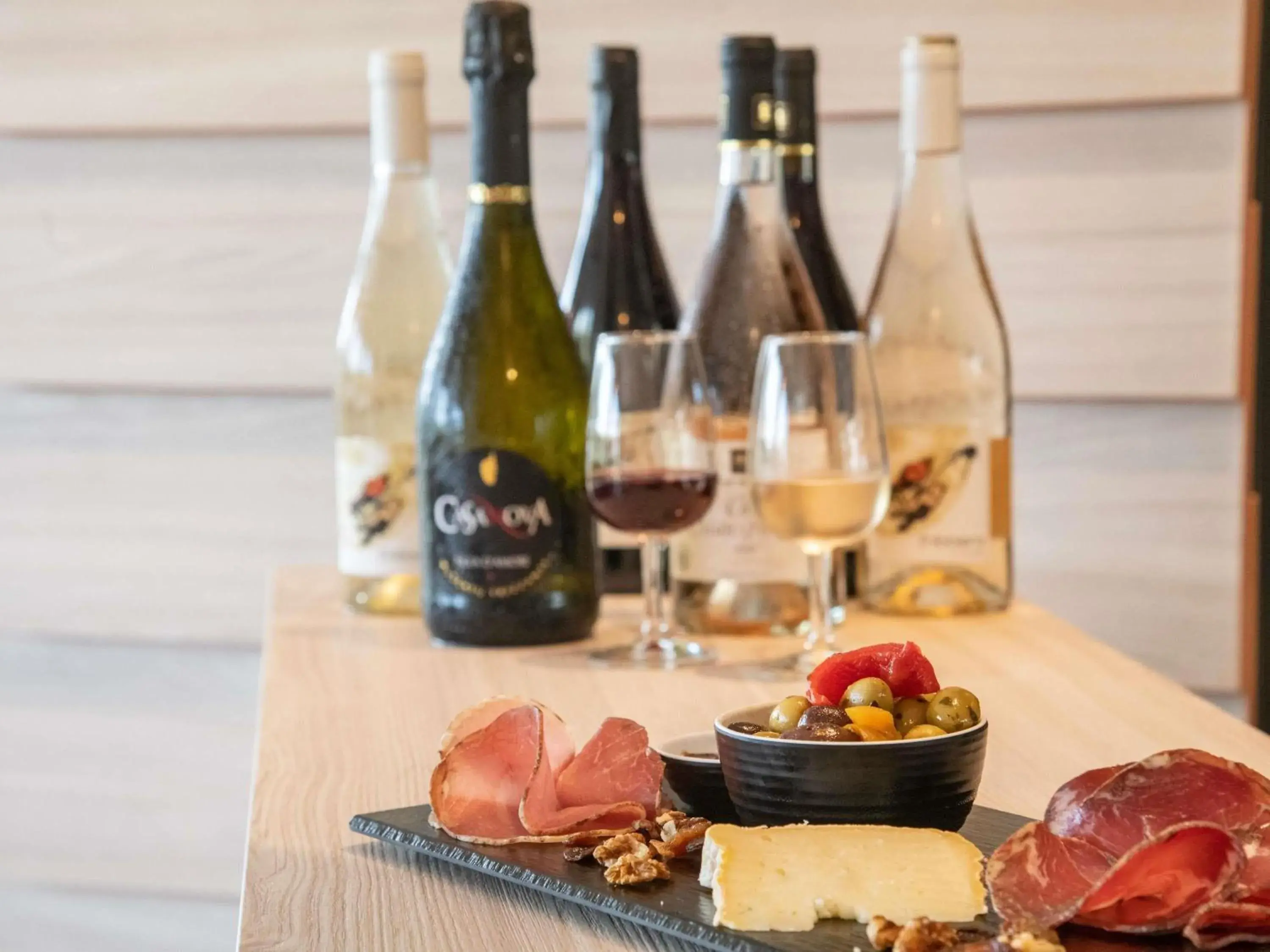 Lounge or bar in ibis Styles Porto Vecchio Lounge or bar in ibis Styles Porto Vecchio