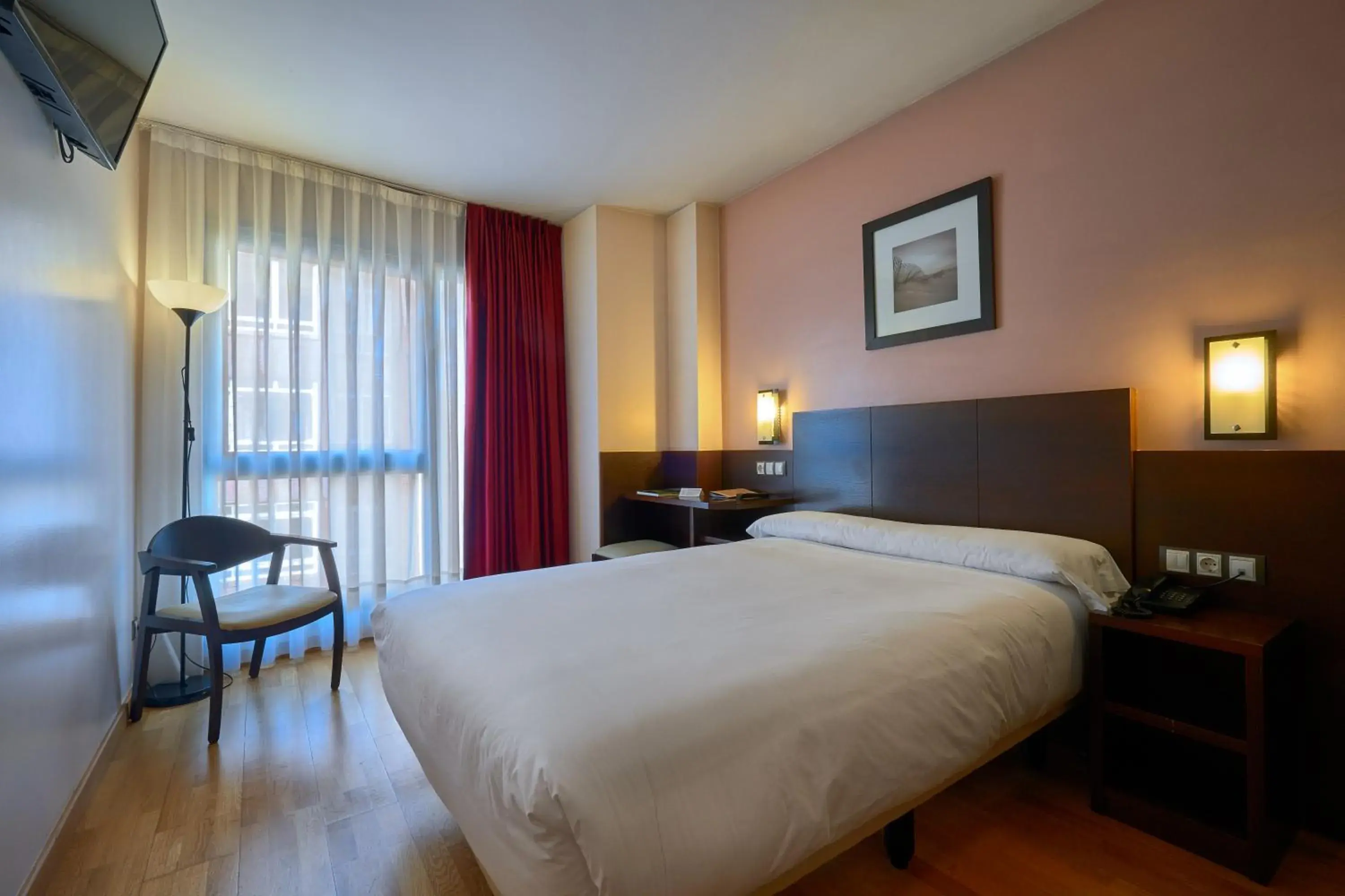 Budget Double Room 53 in in Hotel Castro Real Budget Double Room 53 in in Hotel Castro Real