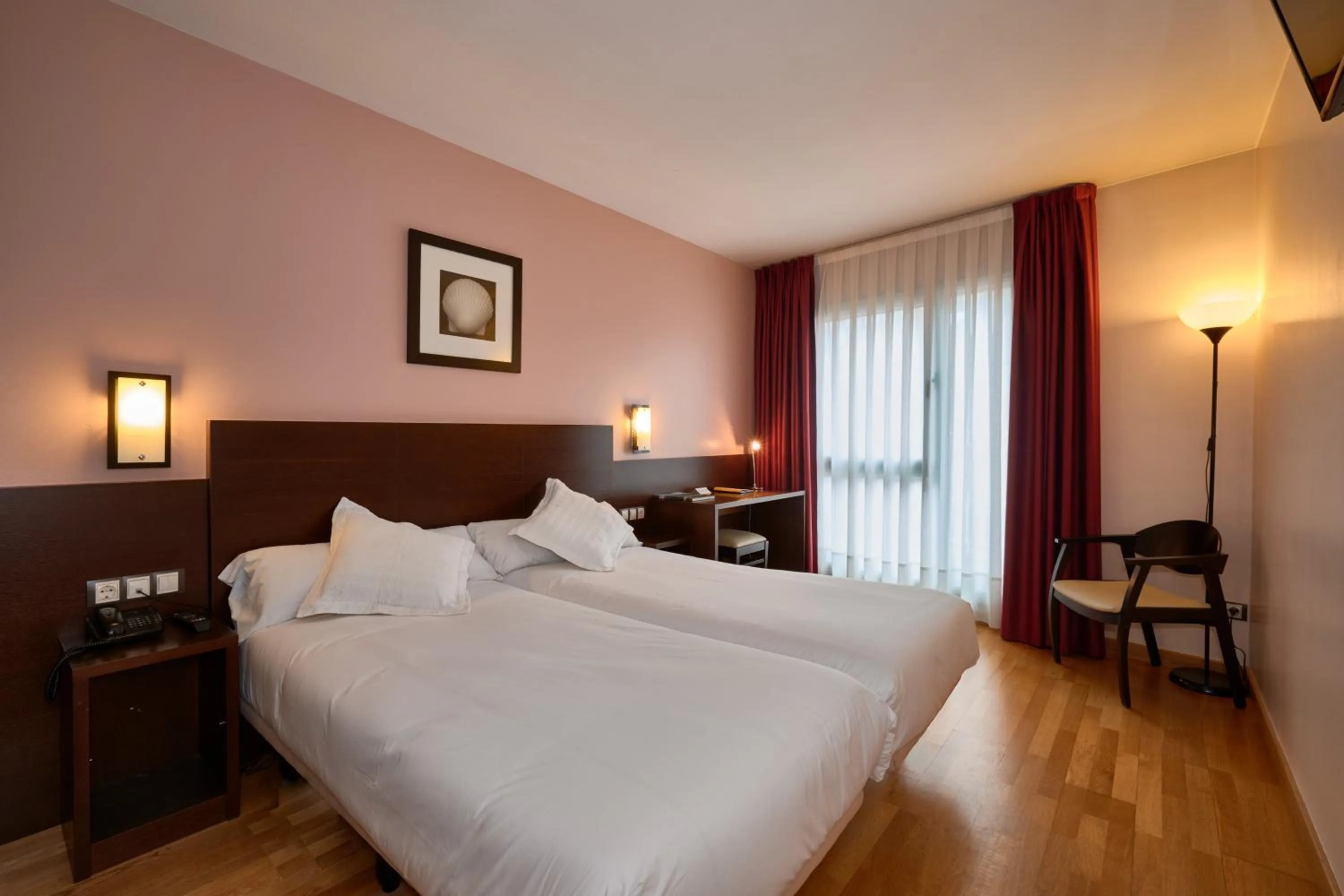 Photo of the whole room, Bed in Hotel Castro Real