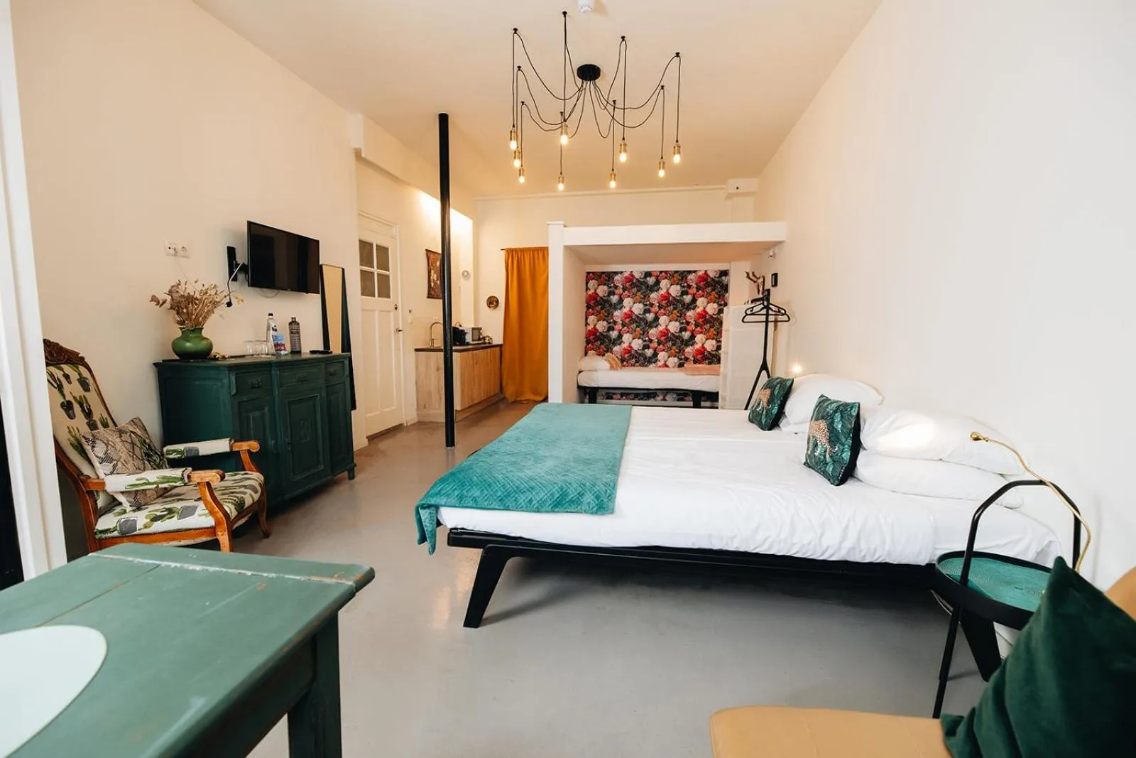 Bed in Hotel Zilt Studio's