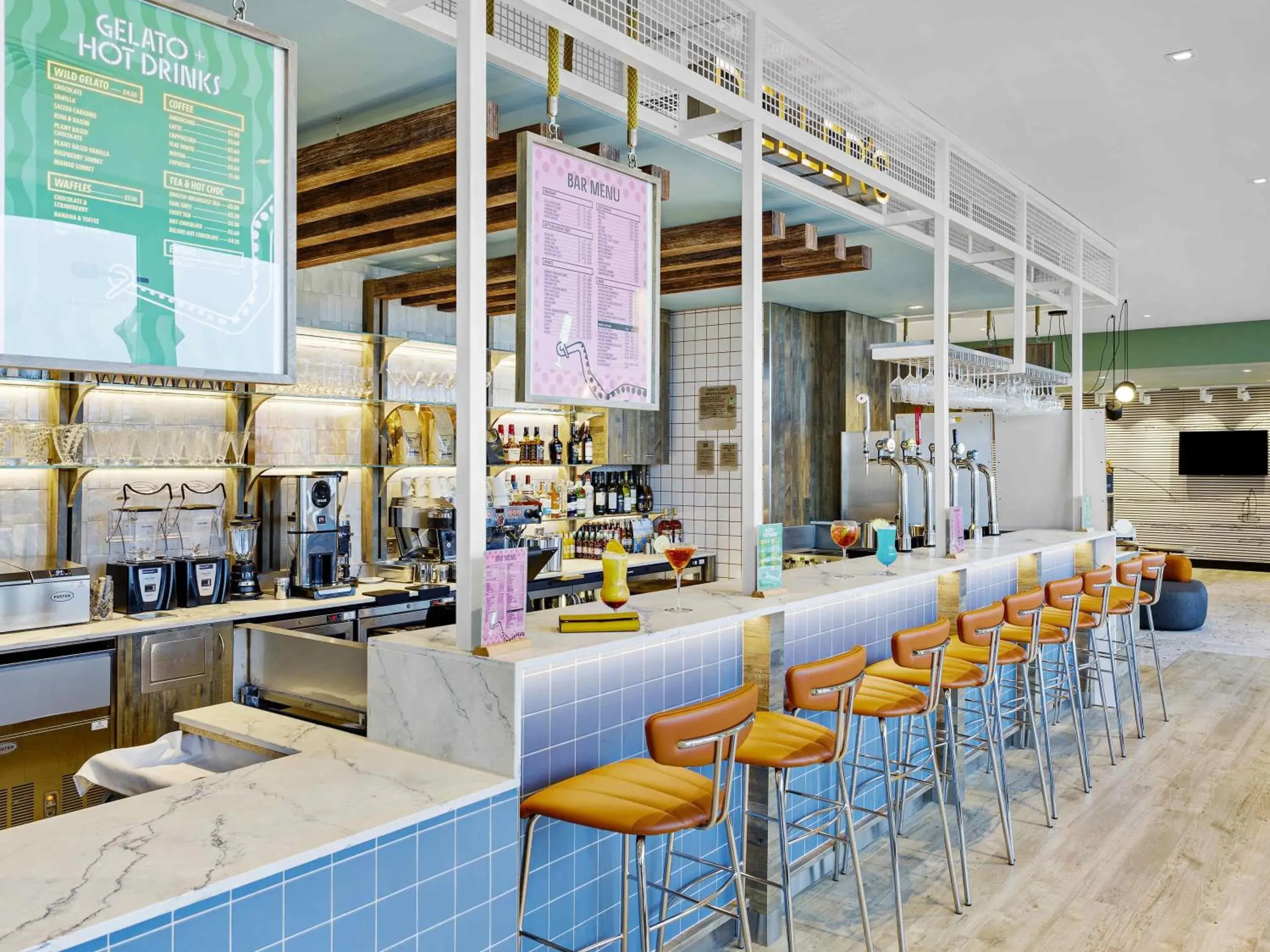 Lounge or bar in ibis Styles Paignton Lounge or bar in ibis Styles Paignton