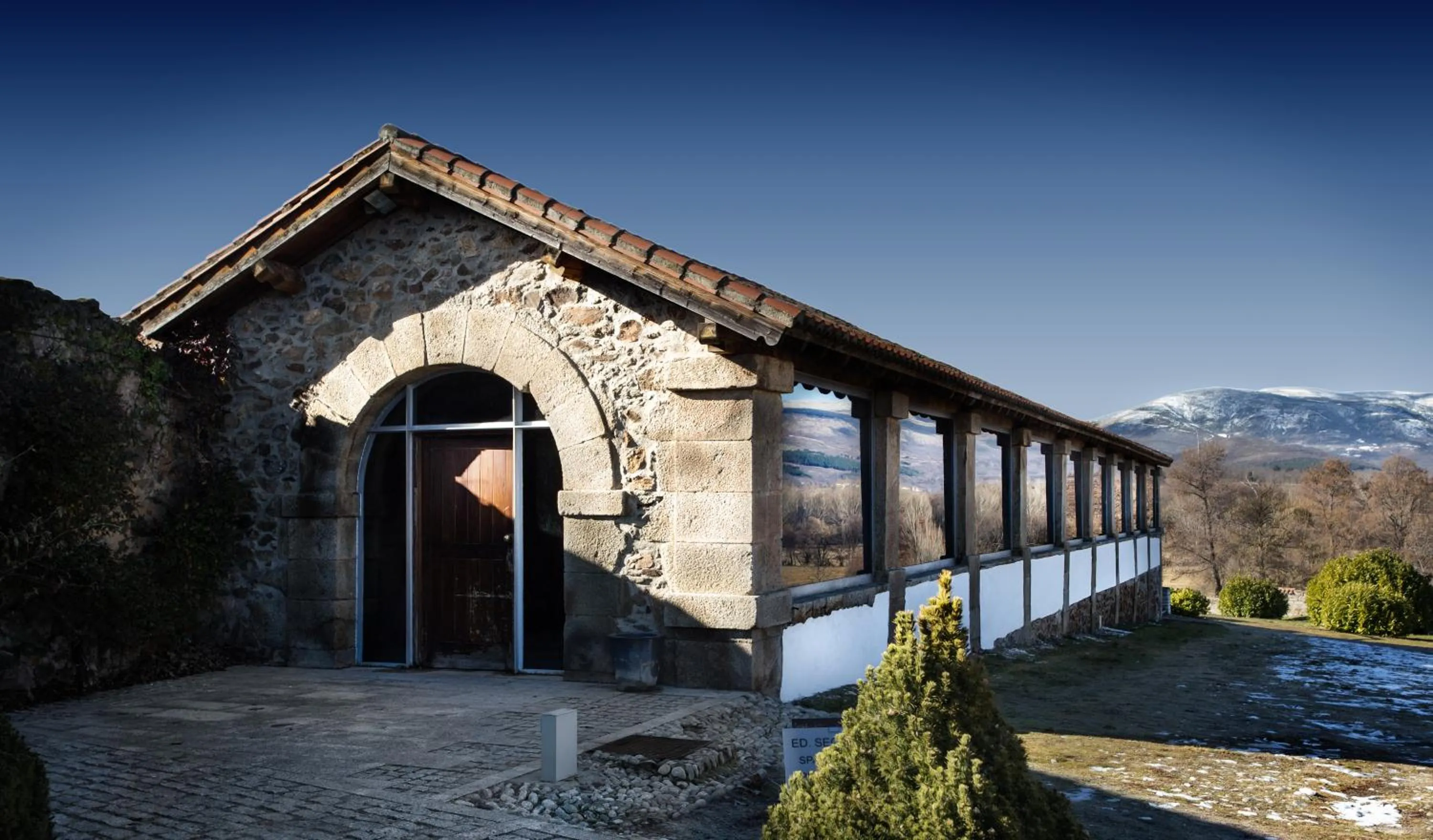 Property building in Izan Puerta de Gredos