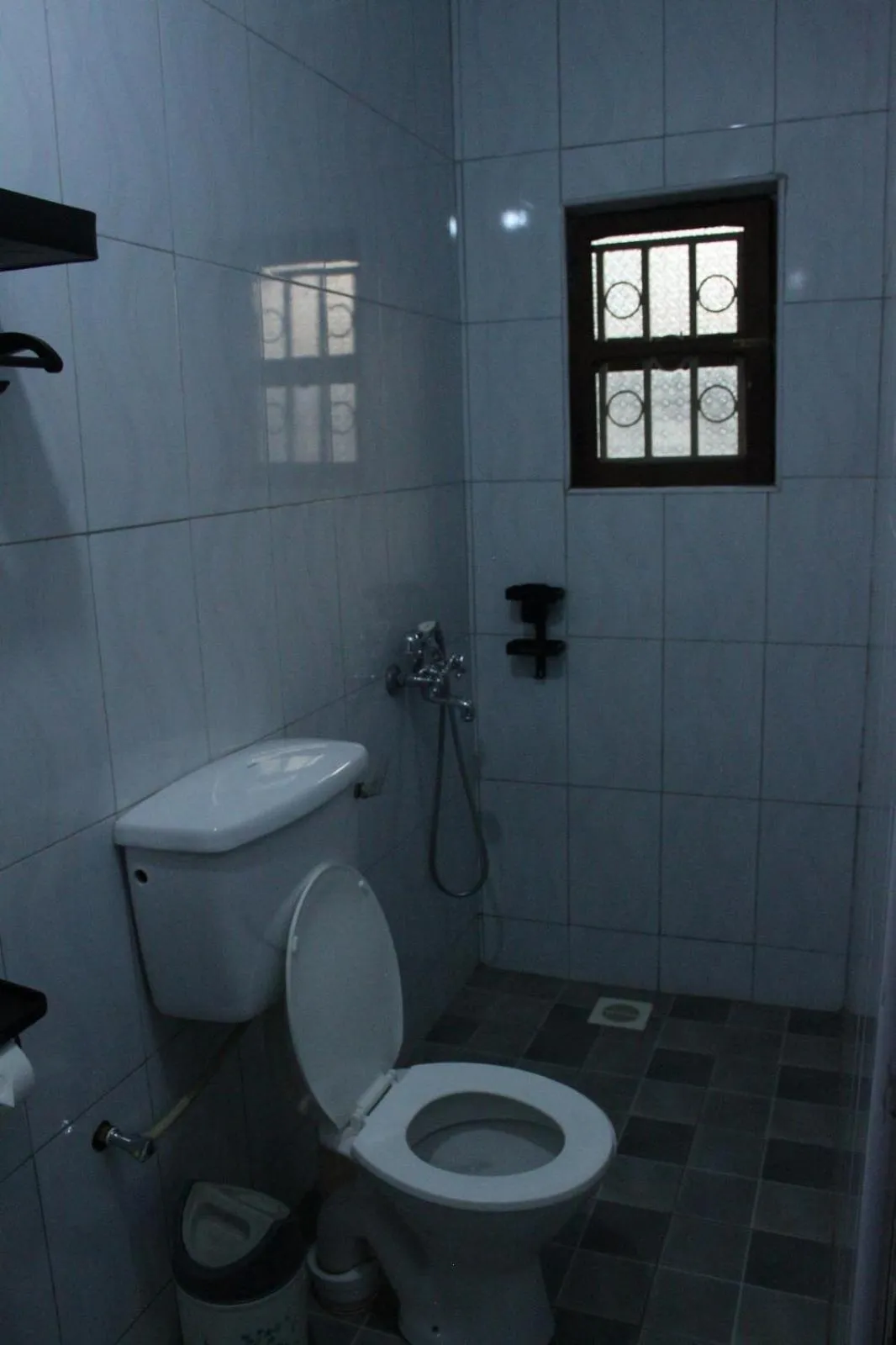 Toilet in Chel and Vade Cottages