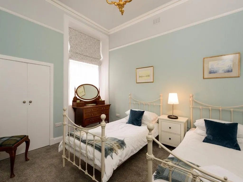Property building, Bed in Seafield
