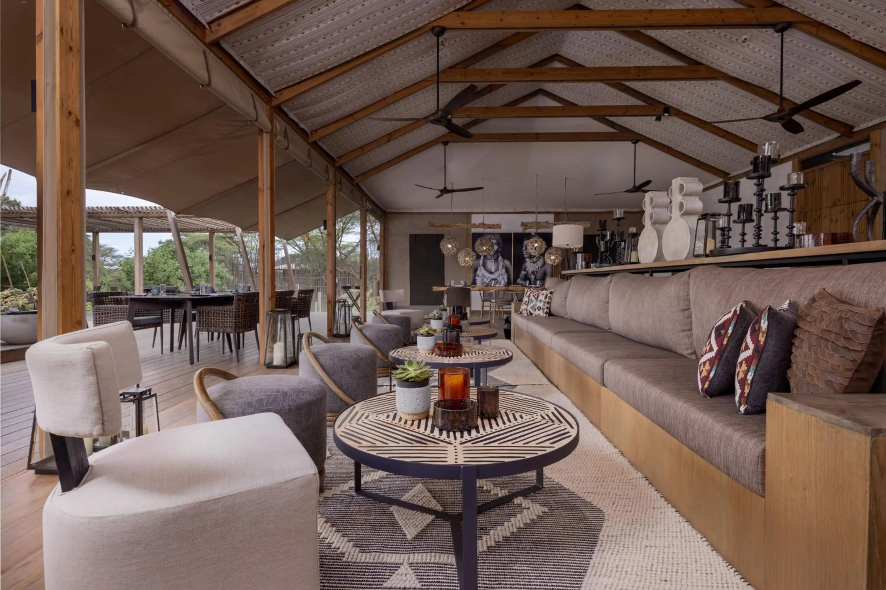 Lounge or bar in JW Marriott Masai Mara Lodge