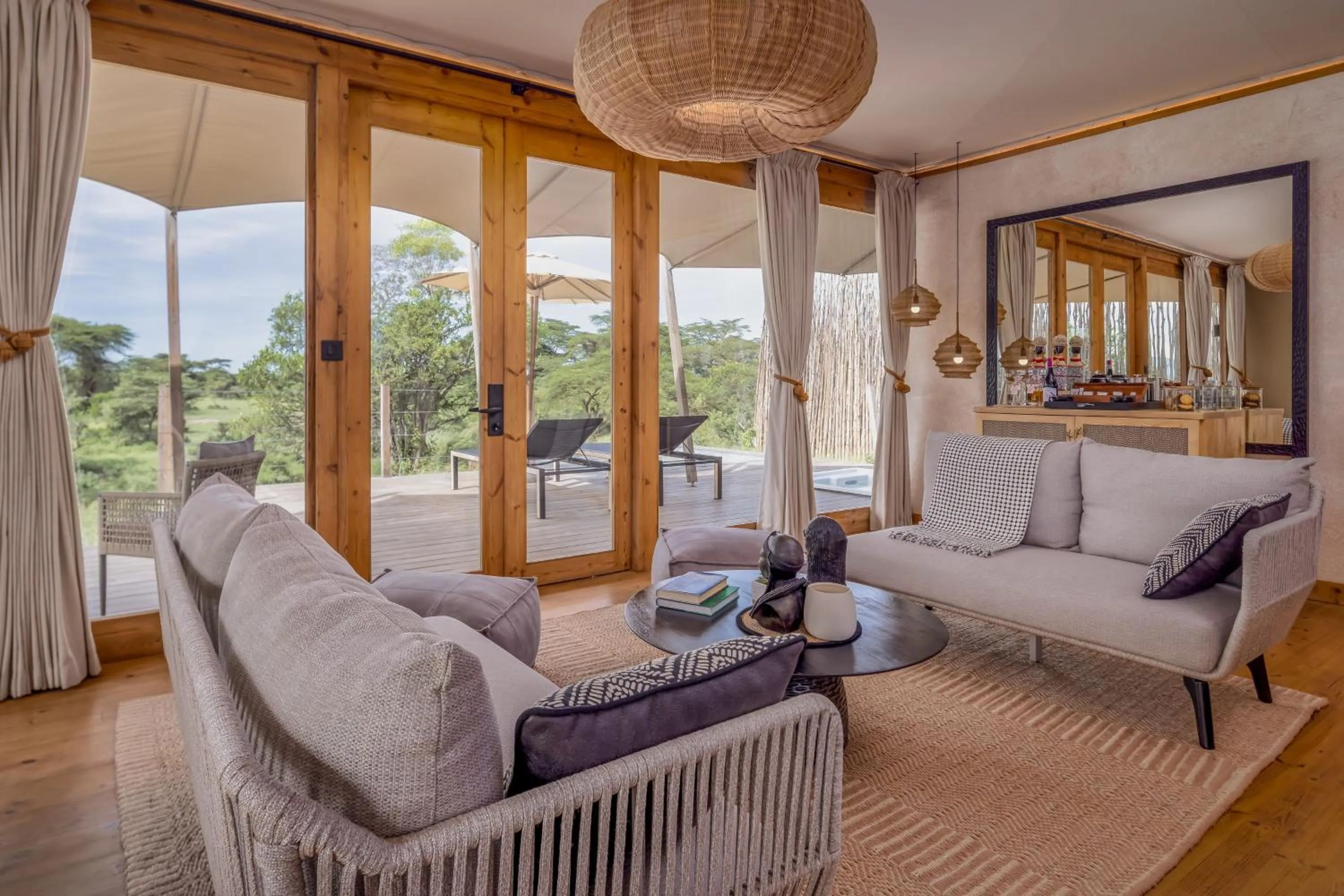 Lounge or bar in JW Marriott Masai Mara Lodge