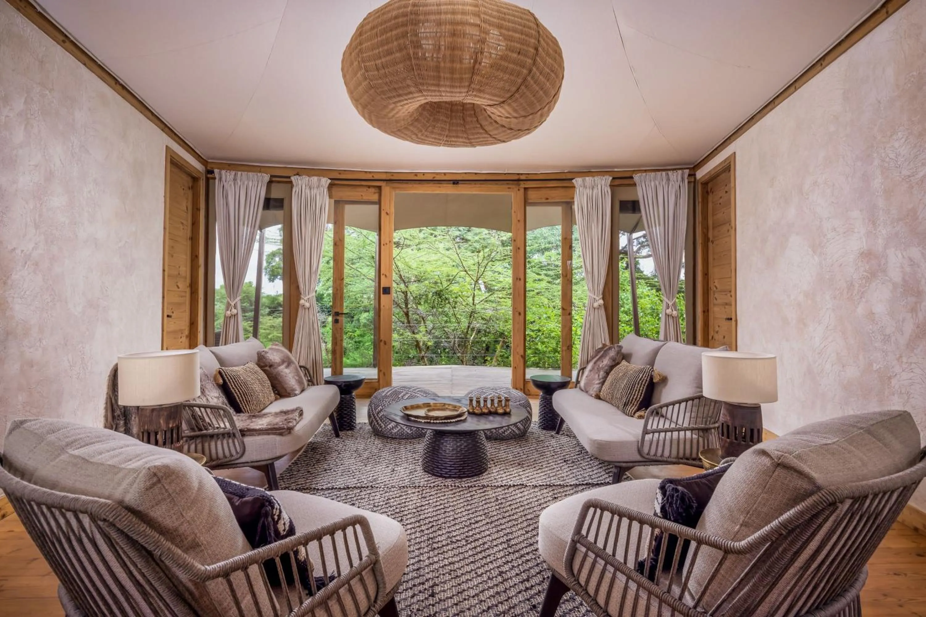 Lounge or bar in JW Marriott Masai Mara Lodge