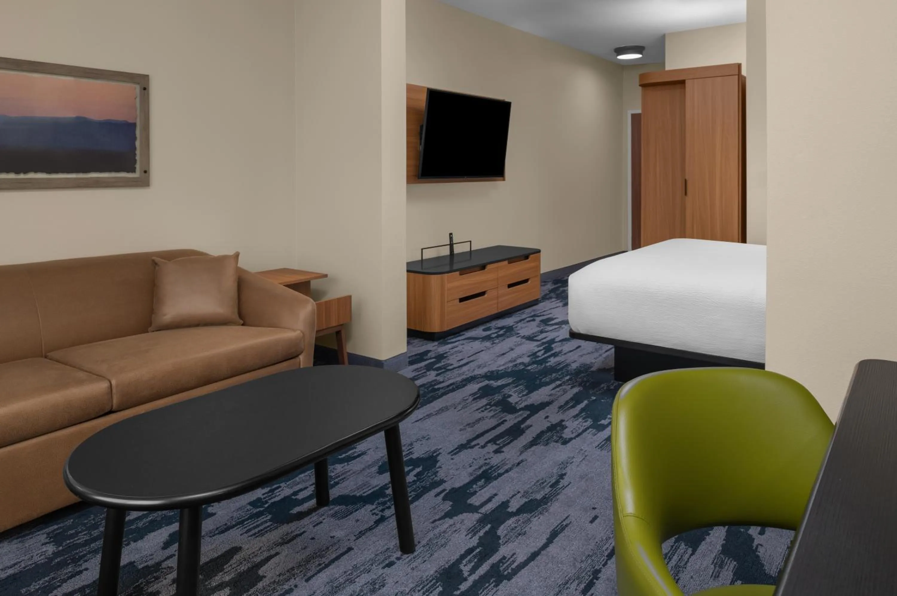 Living room, Bed in Fairfield by Marriott Inn & Suites Stockton Lathrop