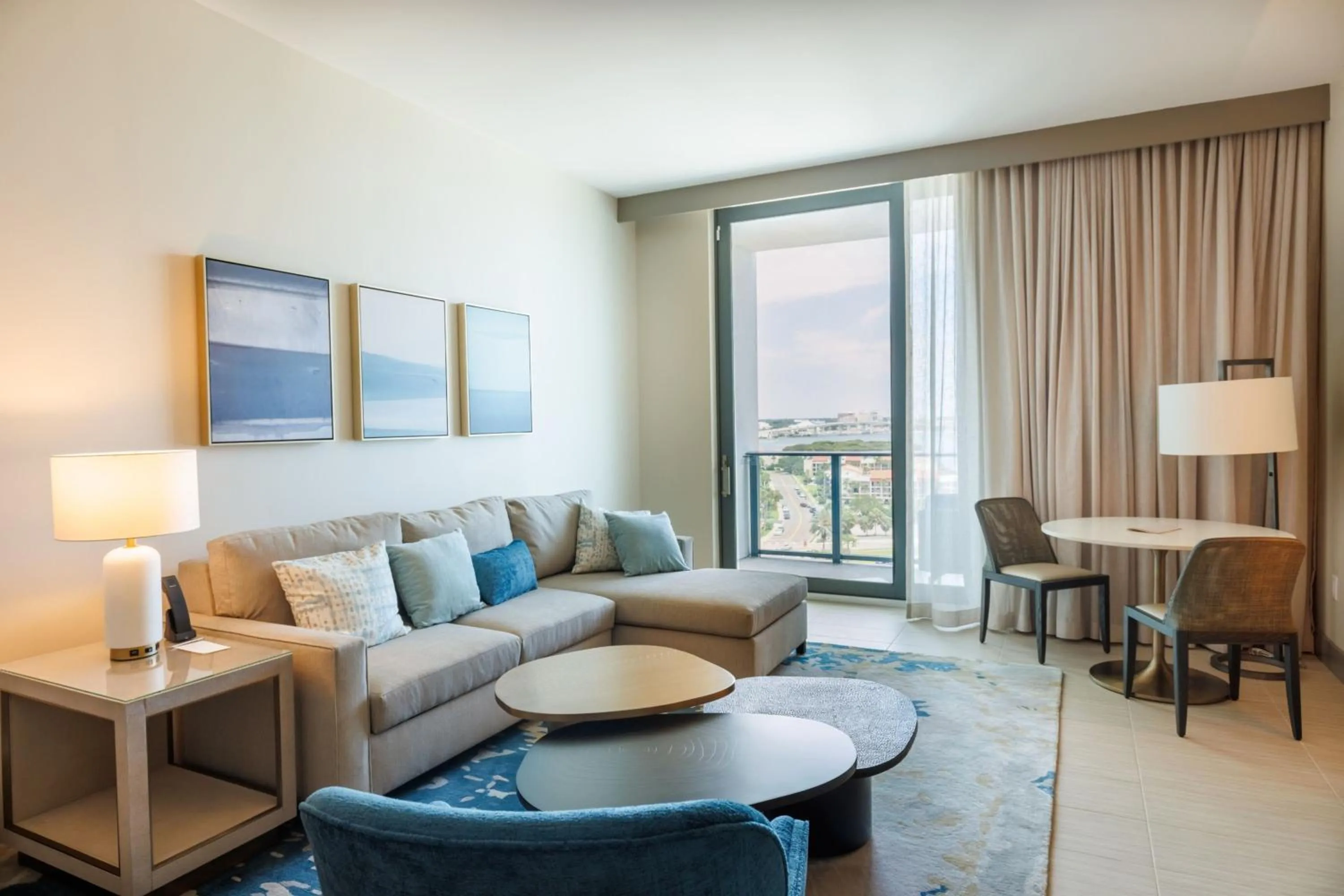 Living room in JW Marriott Clearwater Beach Resort & Spa