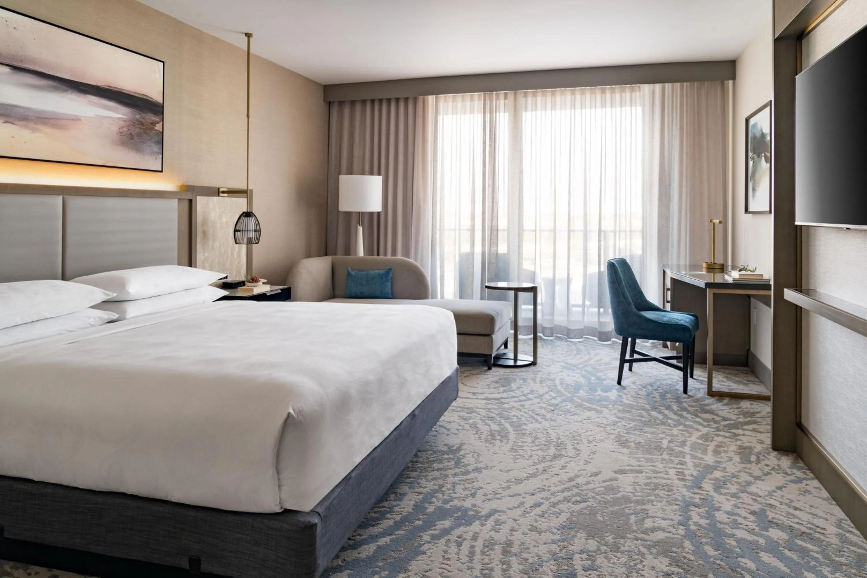 Photo of the whole room, Bed in JW Marriott Clearwater Beach Resort & Spa