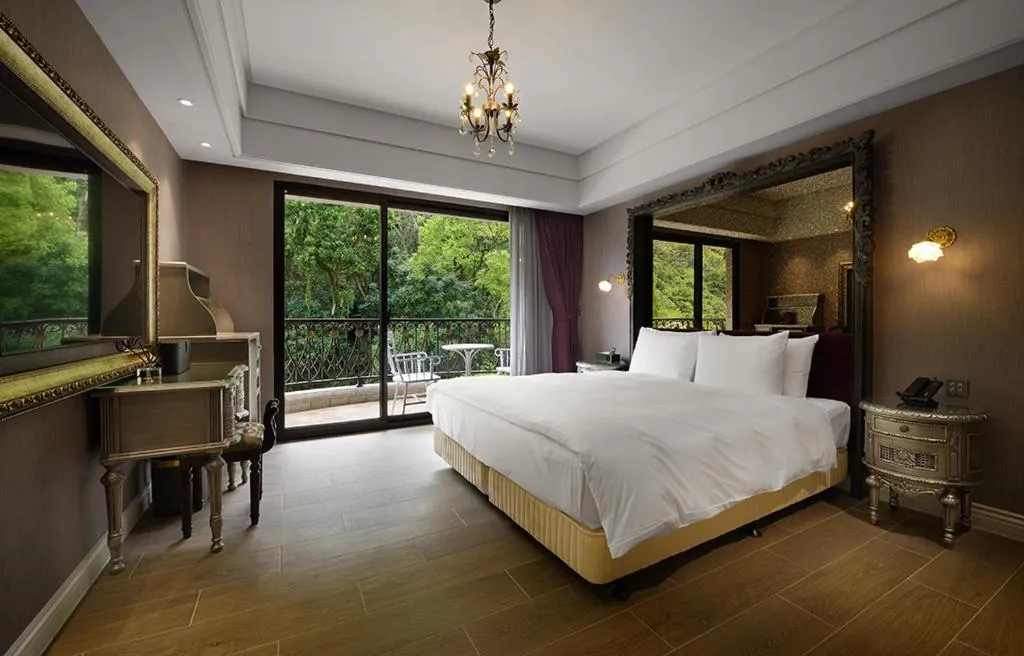 Bed in 格拉斯行館 Grasse Grace Manor 苗栗唯一SLH會員