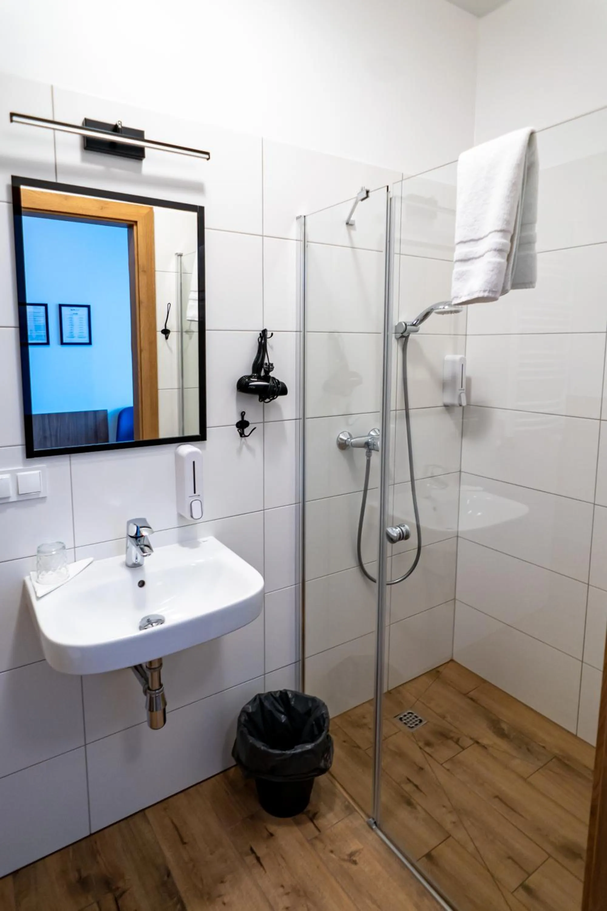 Bathroom in Sleep Port B&B - bezpłatny parking