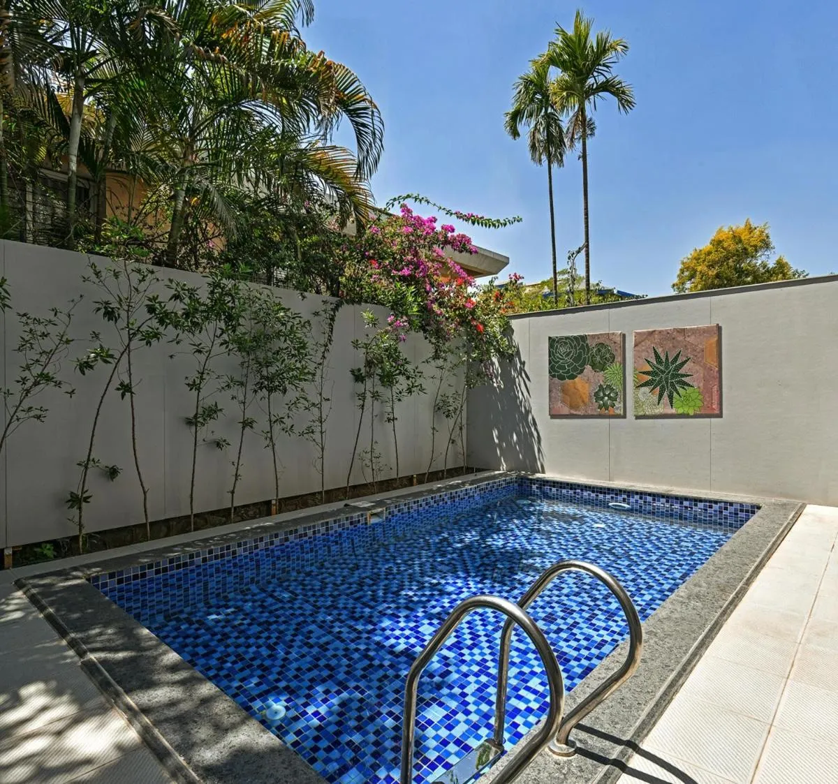 Swimming pool in Meritas Aura Resort