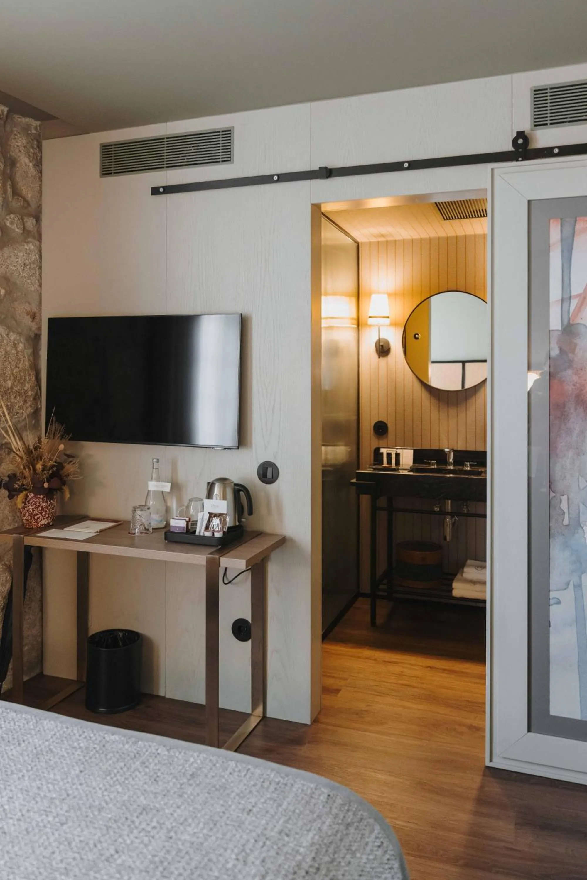 TV and multimedia, Bed in Timbre Virtudes