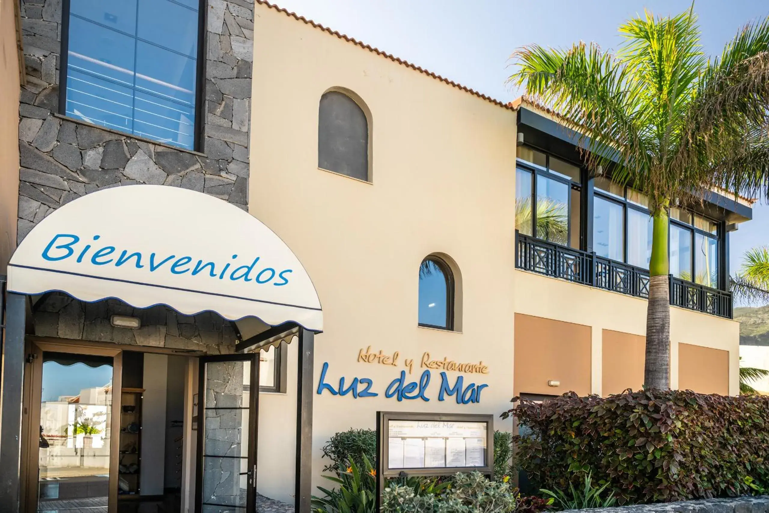 Property building in Luz Del Mar Property building in Luz Del Mar