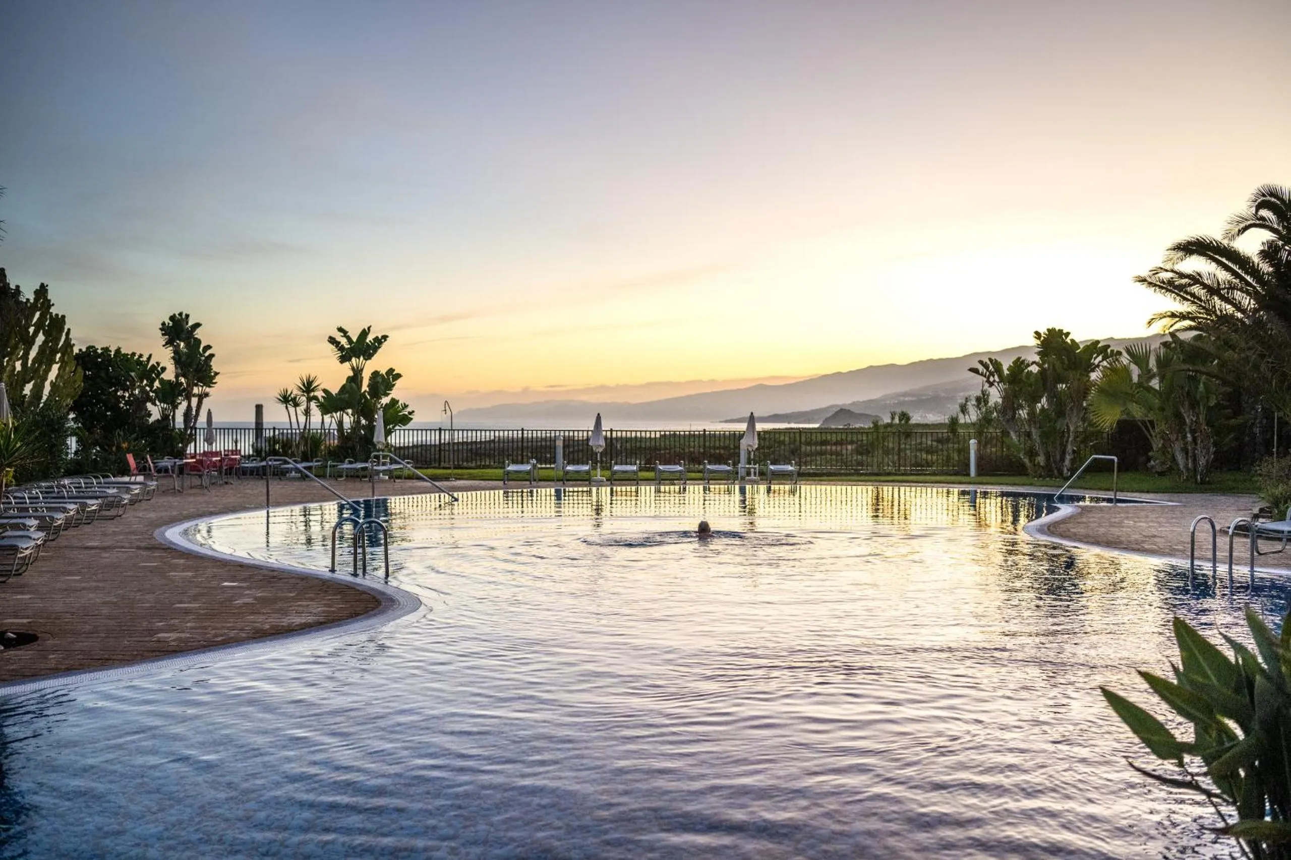 Mountain view in Luz Del Mar