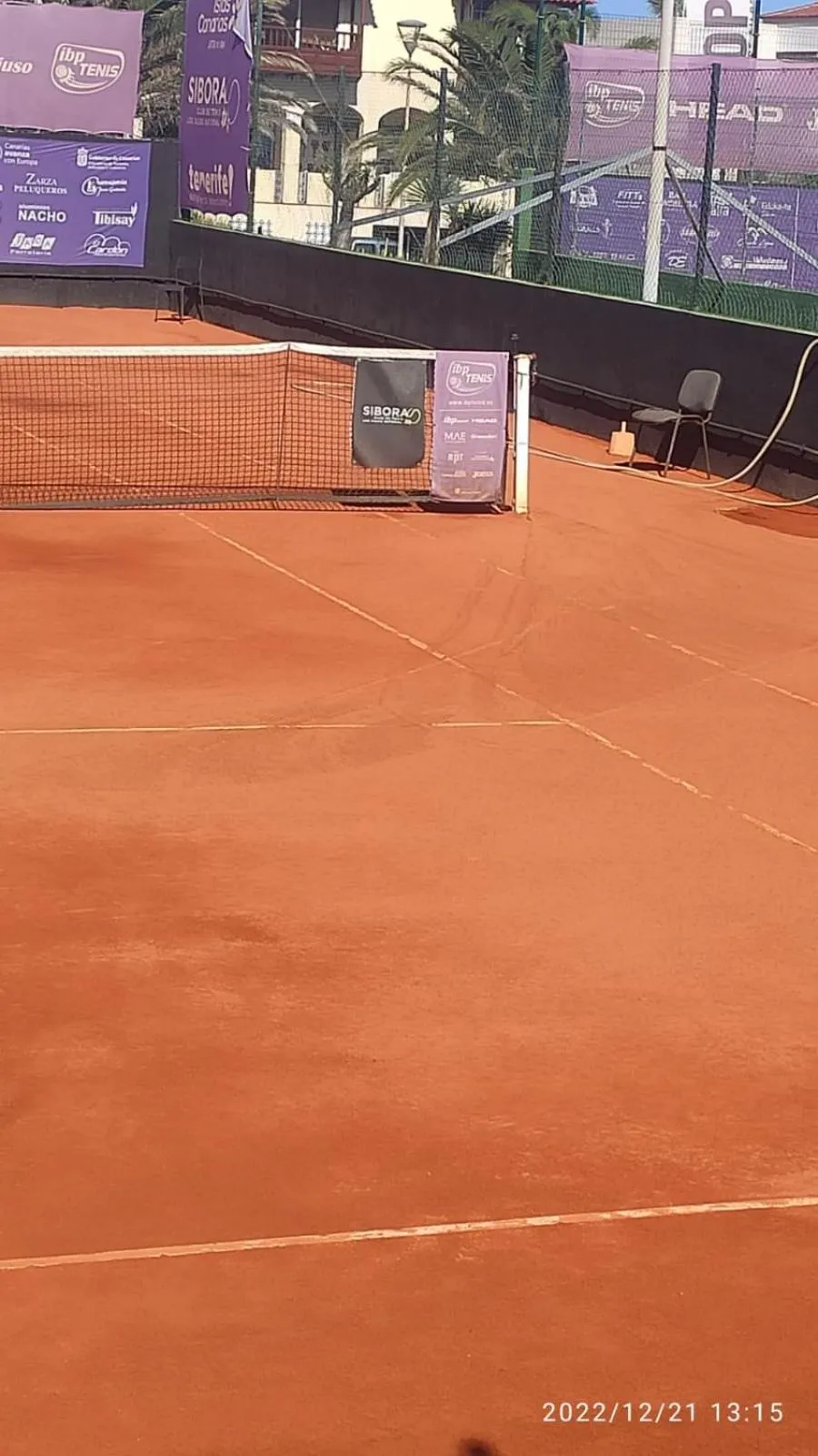 Tennis court in Luz Del Mar