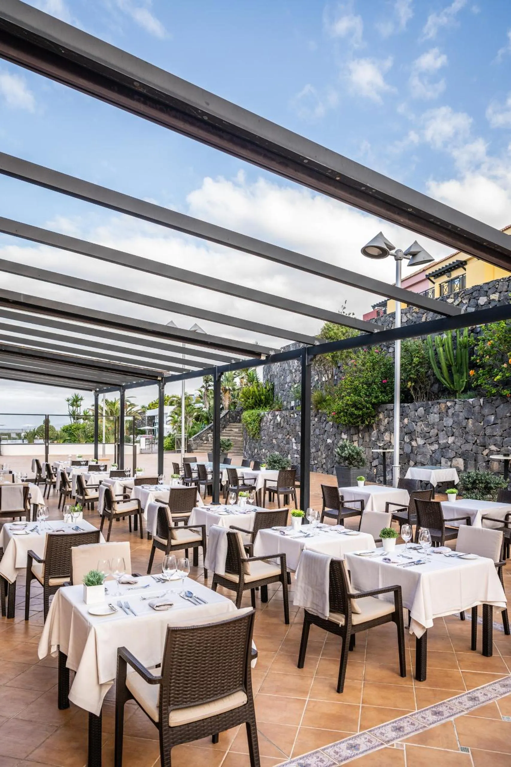 Restaurant/places to eat in Luz Del Mar