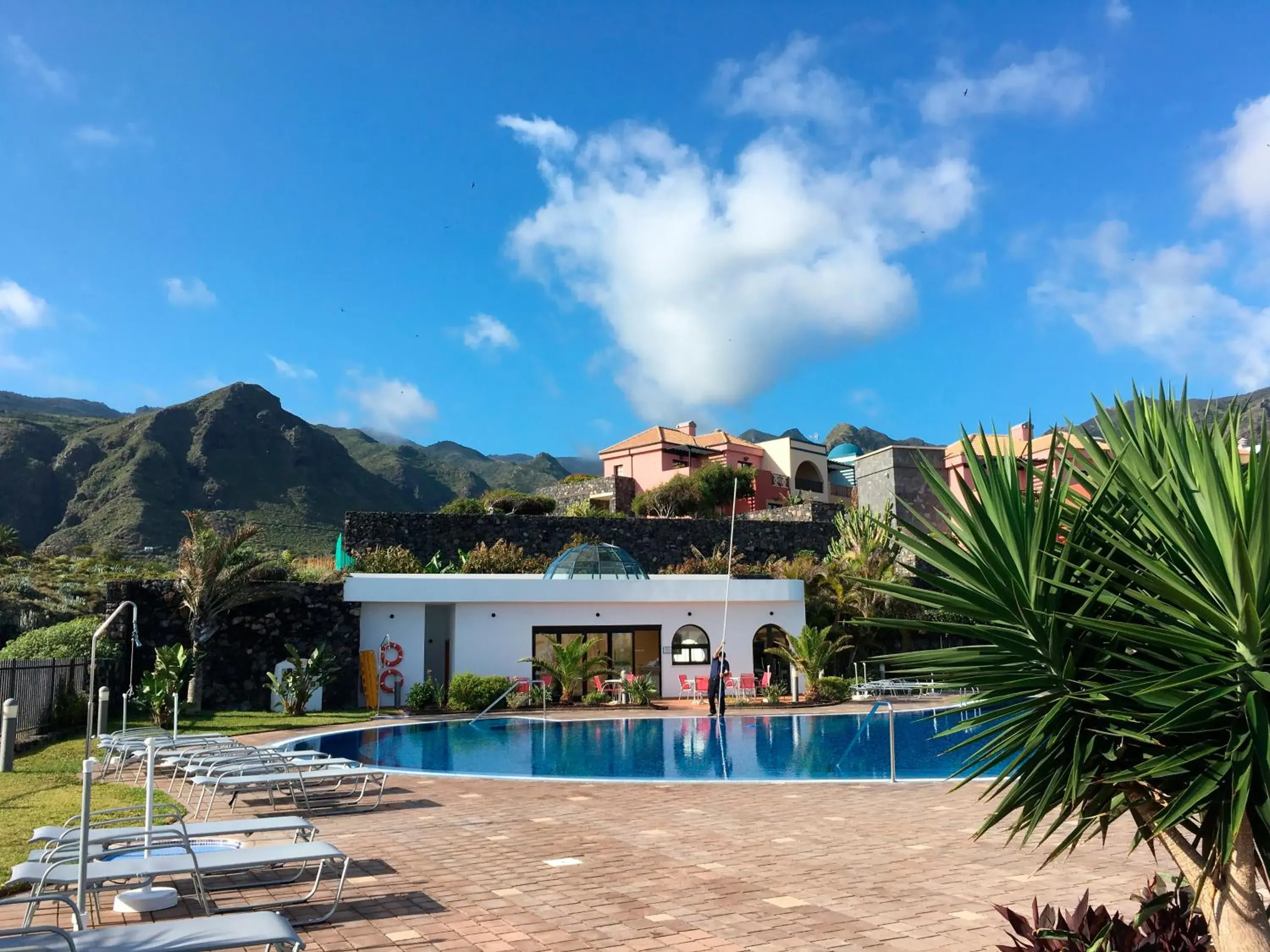 Swimming pool in Luz Del Mar Swimming pool in Luz Del Mar