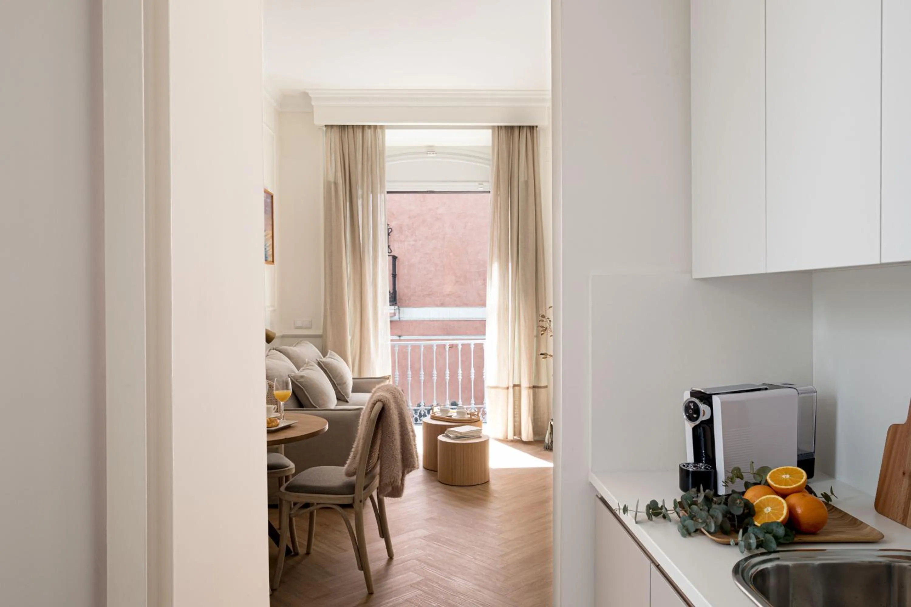 Living room in Mylu Suites by Puerta Catedral