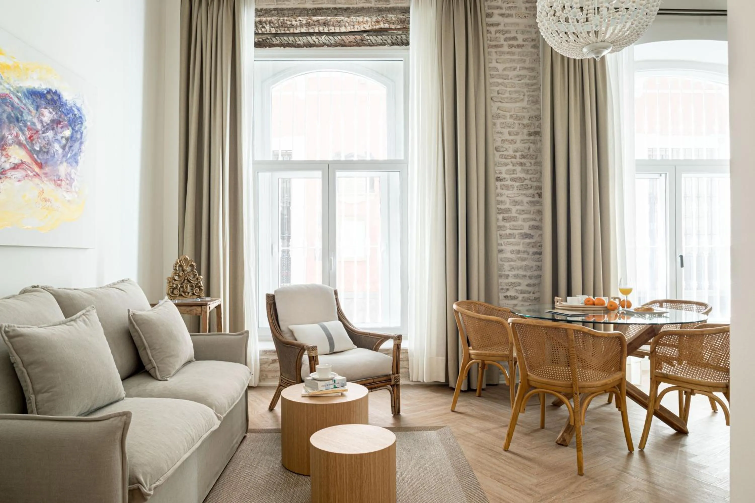 Living room in Mylu Suites by Puerta Catedral