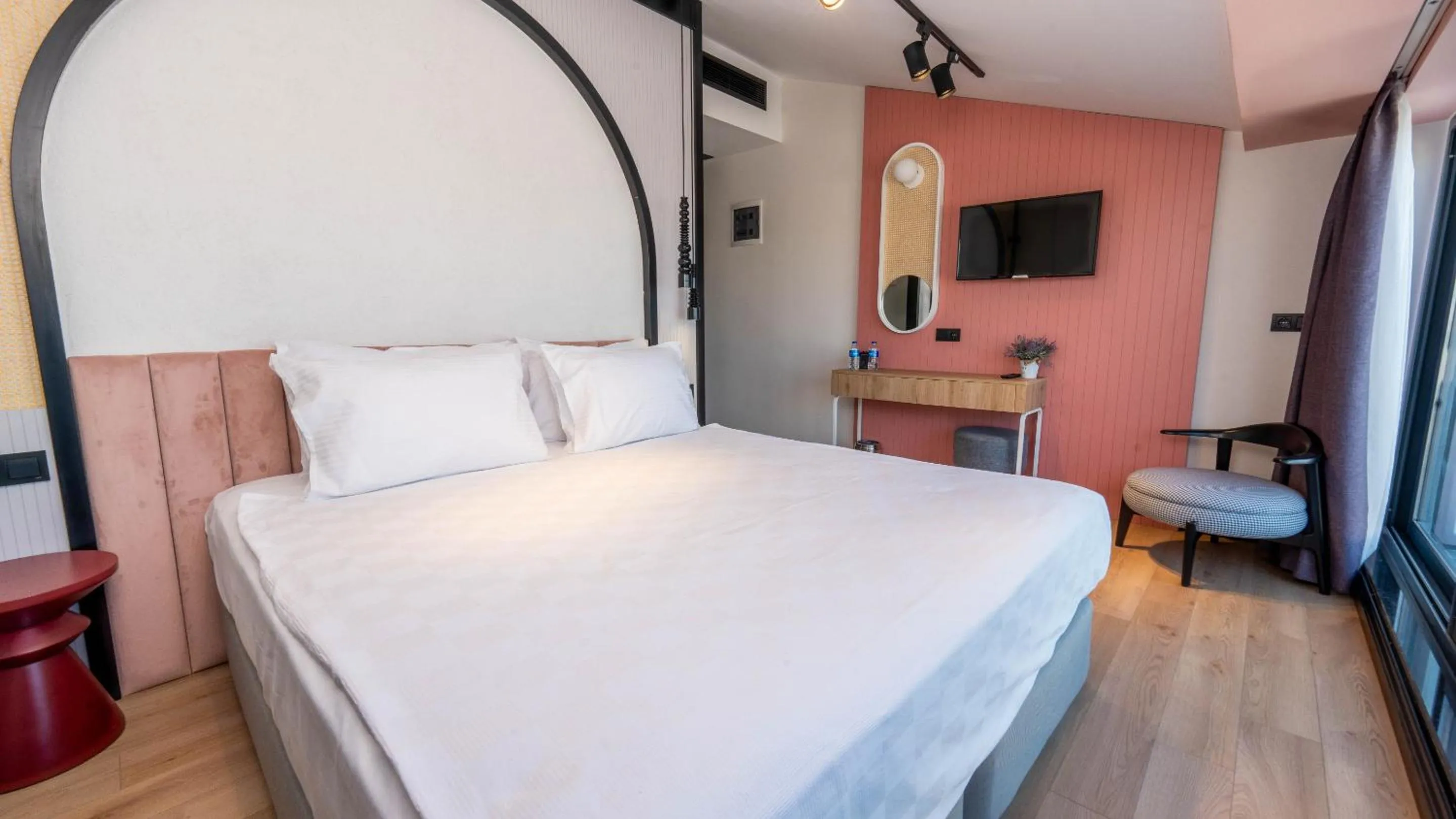 Photo of the whole room, Bed in Just Inn City