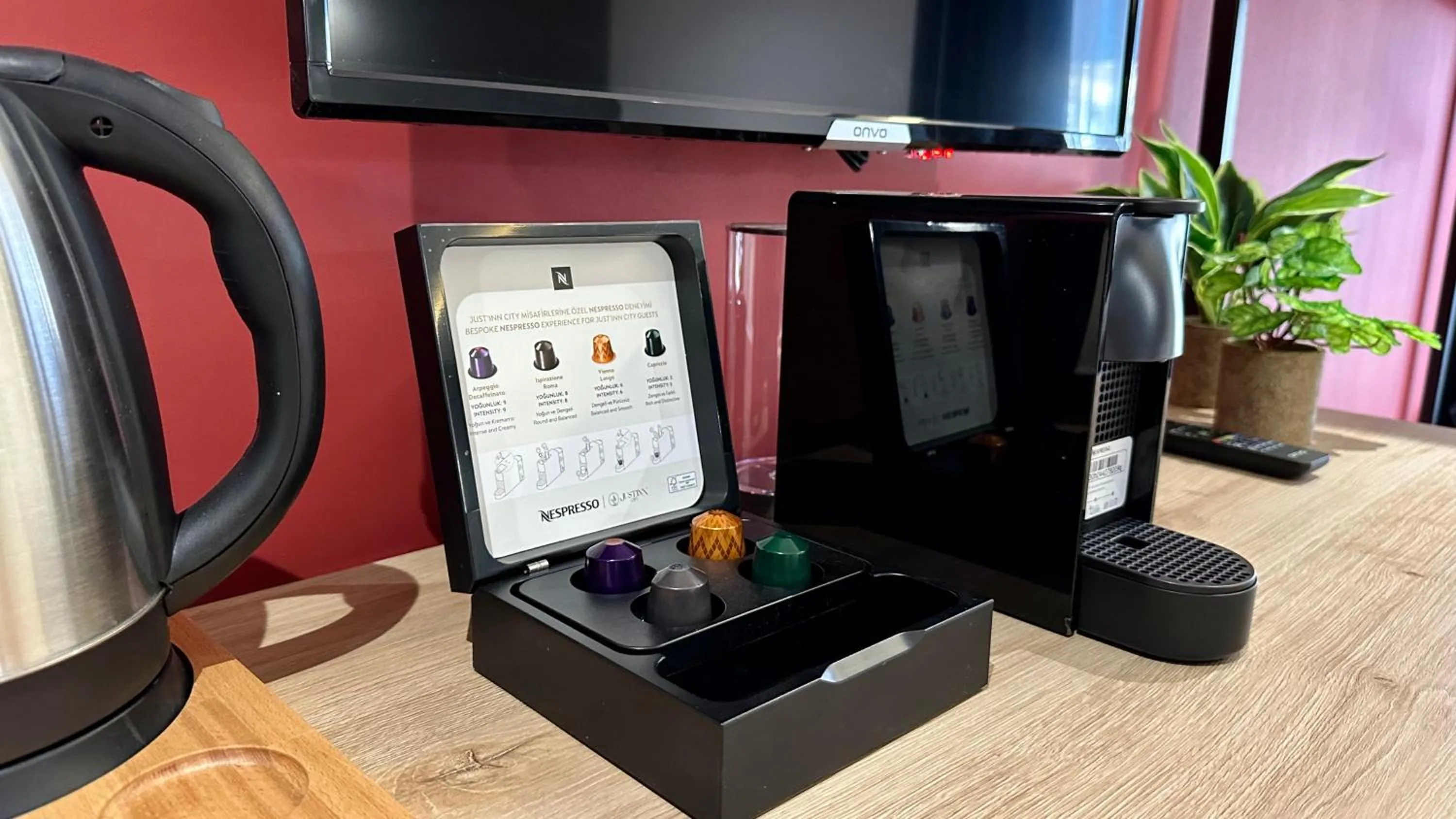 Coffee/tea facilities in Just Inn City